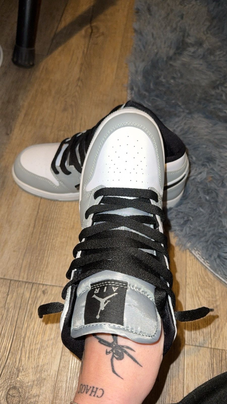 Jordan Brand Air Jordan 1 mid Light Smoke Grey Size US 8 / IT 38 - 3 Thumbnail