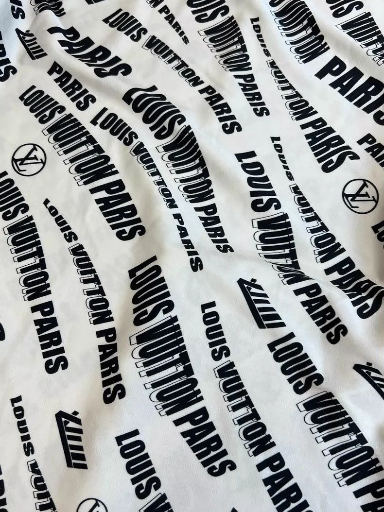 Louis Vuitton Louis Vuitton Full Logo long sleeves Size US M / EU 48-50 / 2 - 3 Thumbnail