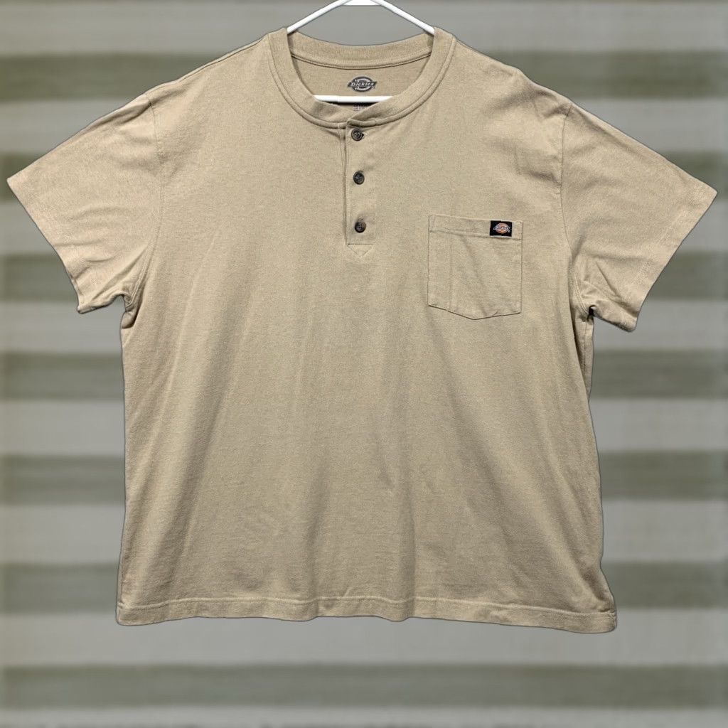 Dickies Dickies Polo Shirt Mens 2X Tan Pullover Crew Neck 3 Button Closure 1 Pocket LOGO Shirt Mens 2X Tan Dickies Polo With Logo Size US XXL / EU 58 / 5 - 1 Thumbnail