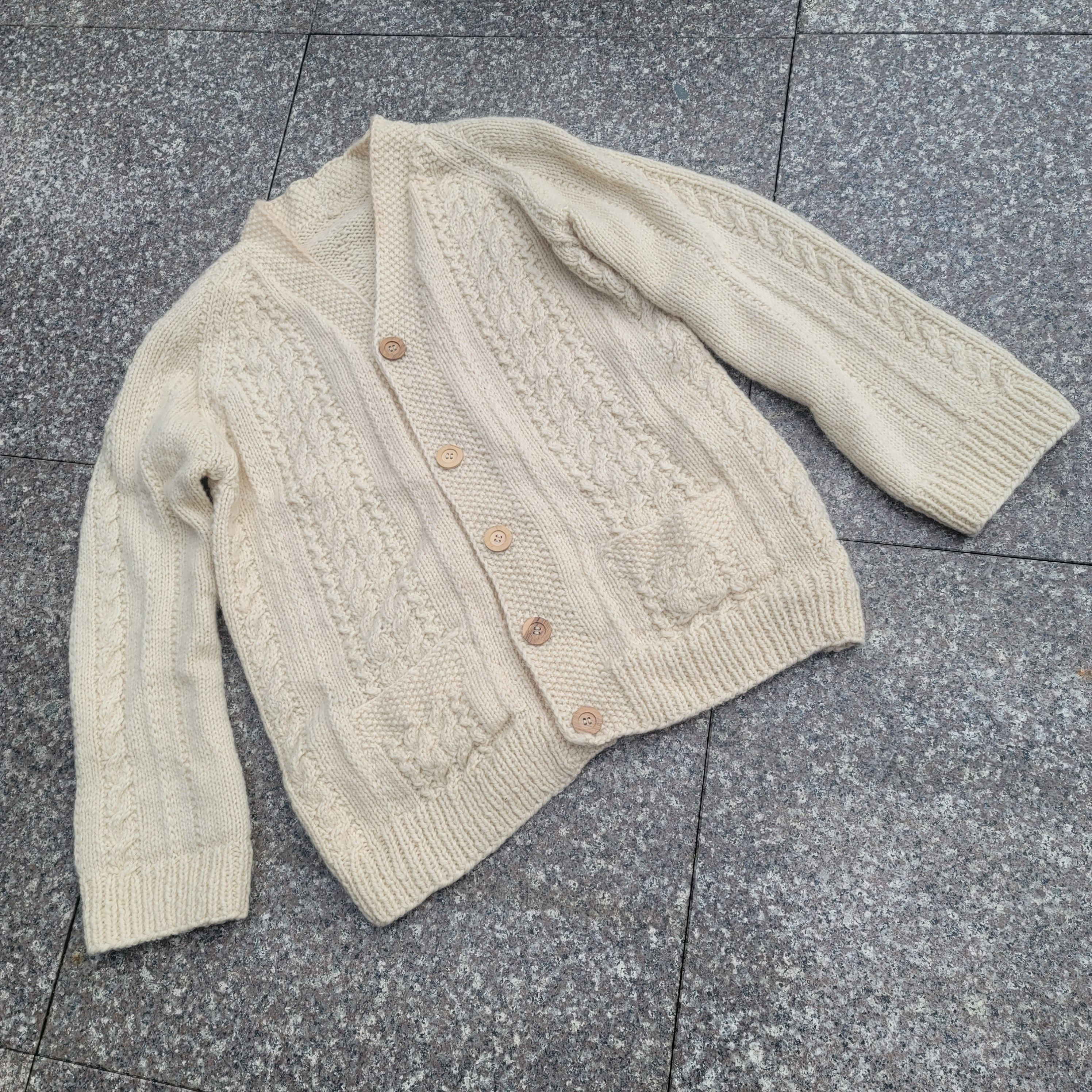 Handmade Vintage hand-knitted wool sweater cardigan Size L / US 10 / IT 46 - 1 Thumbnail