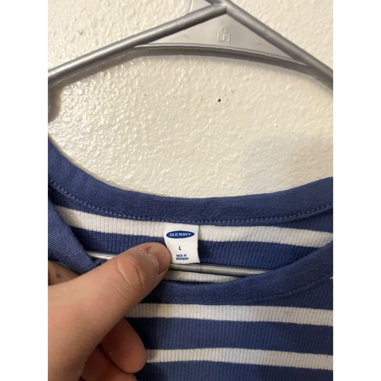 Old Navy Old Navy Tank Top Women Round Neck Cotton Blue White Striped L Large Regular Slimming Photo-ready Vintage? Wait: No vintage flag. Size L / US 10 / IT 46 - 2 Thumbnail