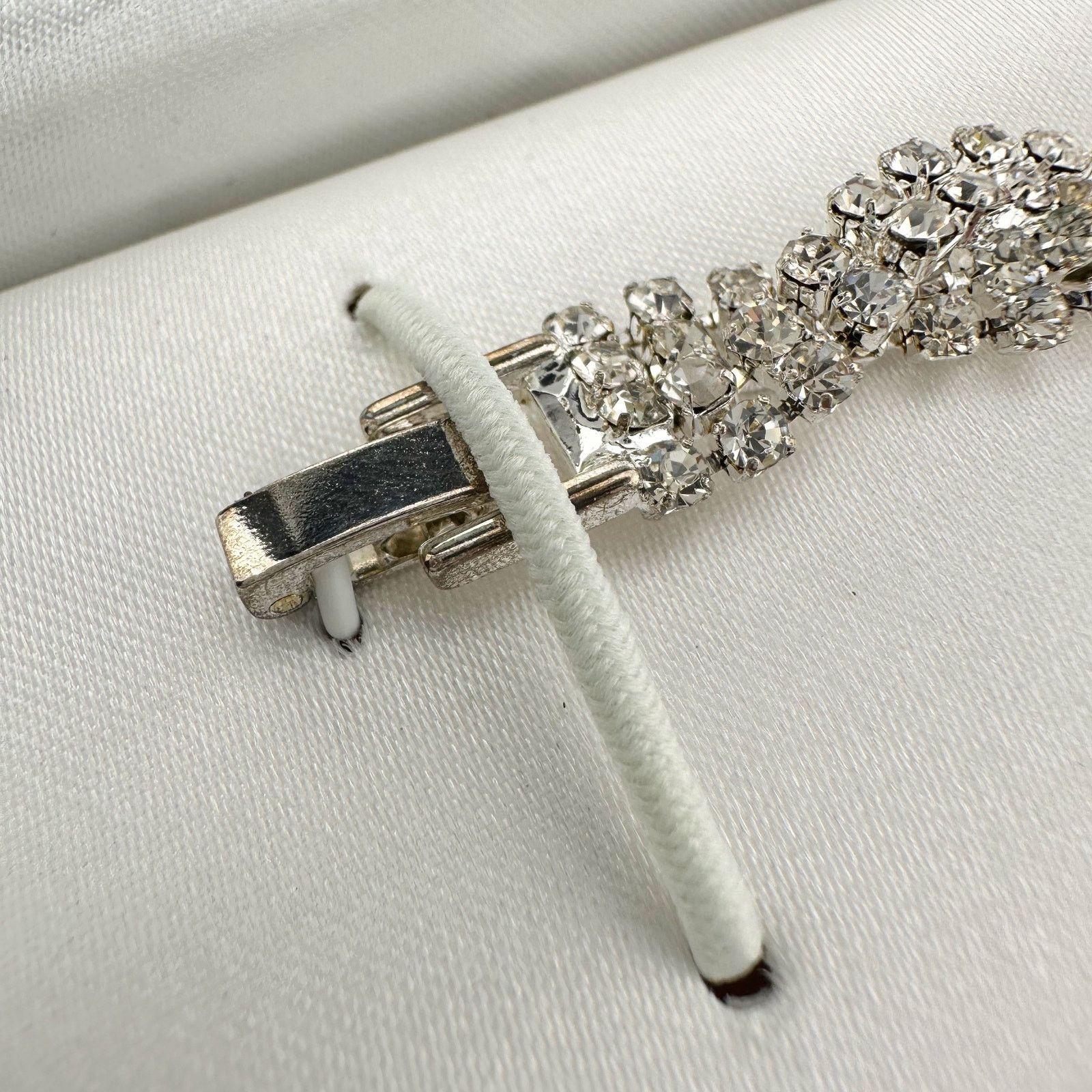 Other Friedman Jewelers Shimmering White Crystal Bracelet In Box Size ONE SIZE - 10 Thumbnail