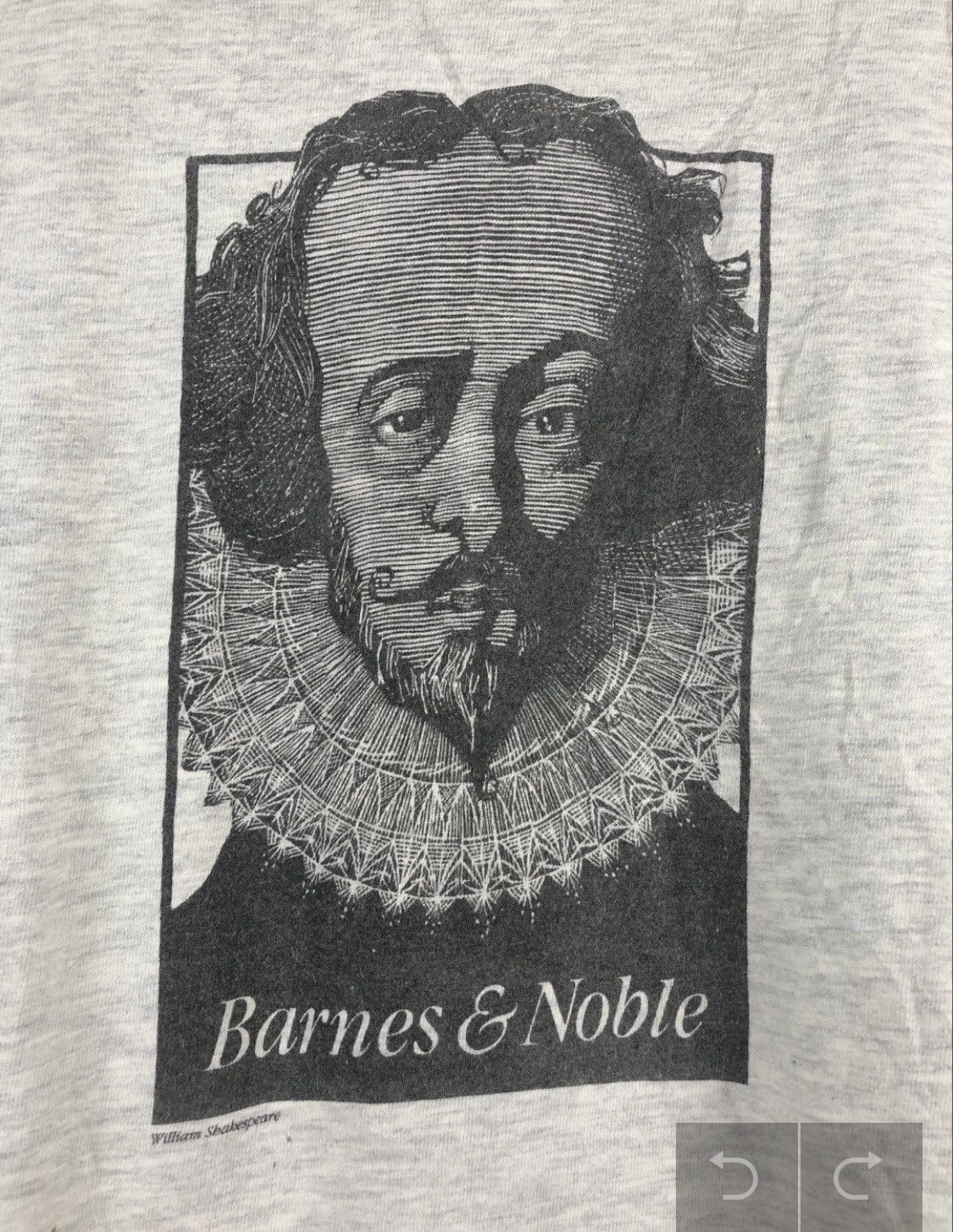 Vintage Vintage Barnes & Noble William Shakespeare T-Shirt Size US L / EU 52-54 / 3 - 2 Thumbnail