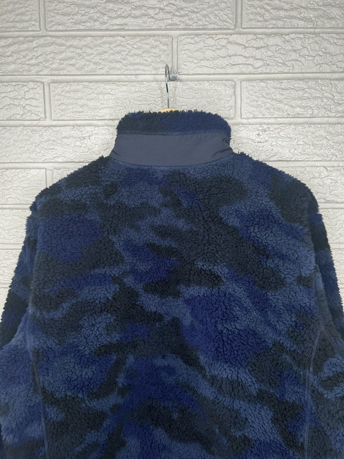 Uniqlo Uniqlo Deep Pile Blue Camo Sherpa Fleece Jacket Size US L / EU 52-54 / 3 - 6 Thumbnail