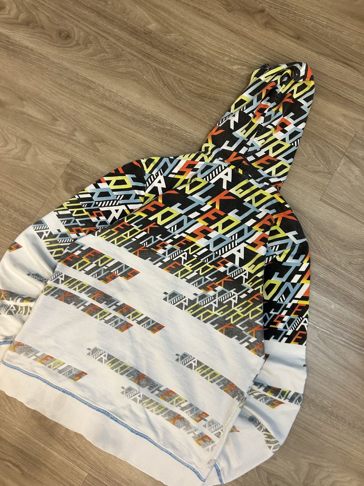 Beauty Beast VINTAGE Airwalk All-Over Print (AOP) Full-Zip Hoodie Size US L / EU 52-54 / 3 - 8 Thumbnail