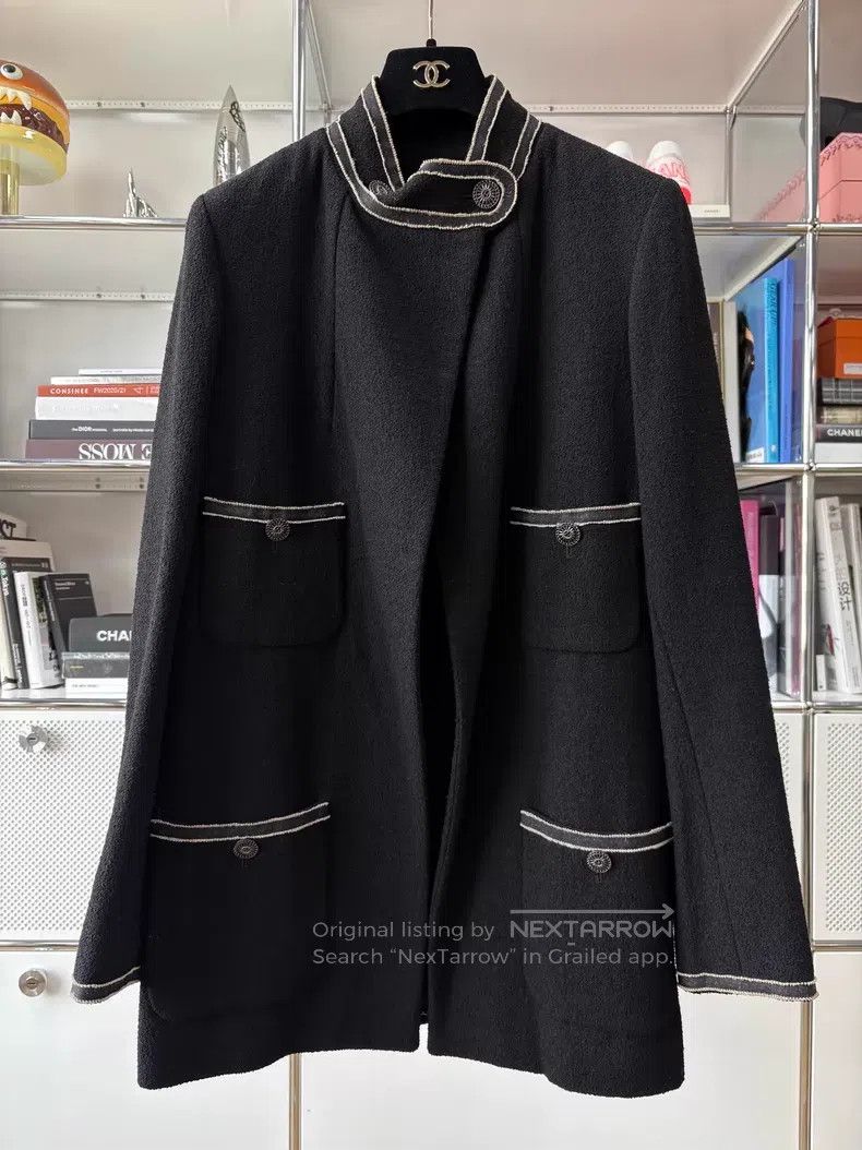 Chanel Chanel Black stand-up collar white edge four-pocket tweed Size XS / US 0-2 / IT 36-38 - 1 Thumbnail