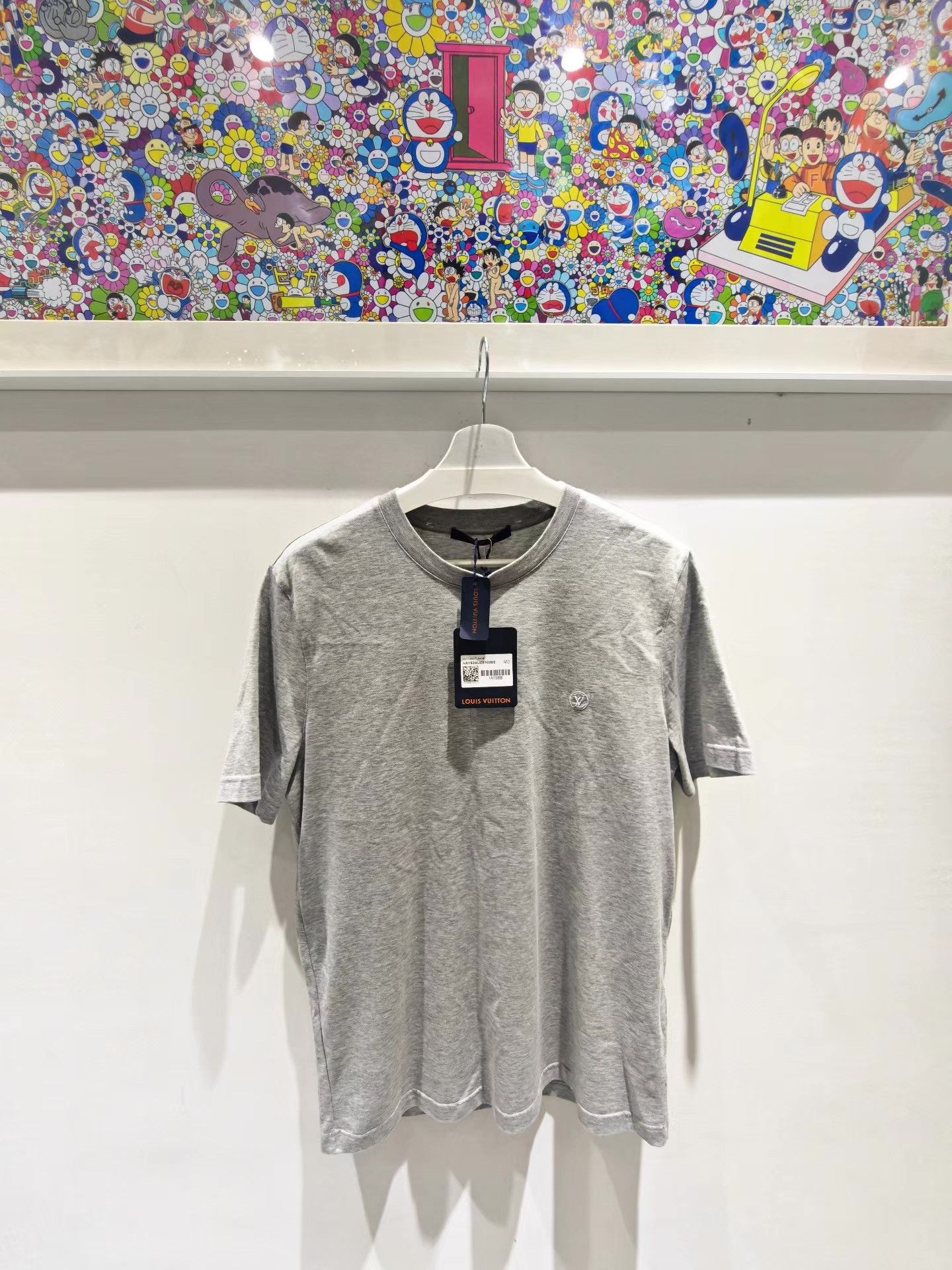 Louis Vuitton LOUIS VUITTON Solid Color Embroidered Short Sleeve Tee Q15 Size US M / EU 48-50 / 2 - 1 Thumbnail