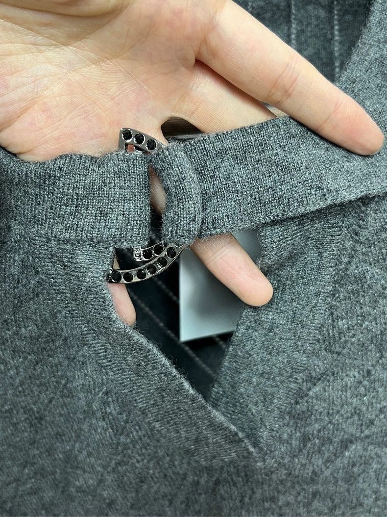 Chanel Chanel Gray Twill Neck Button Sweater -2505 Size US M / EU 48-50 / 2 - 3 Thumbnail