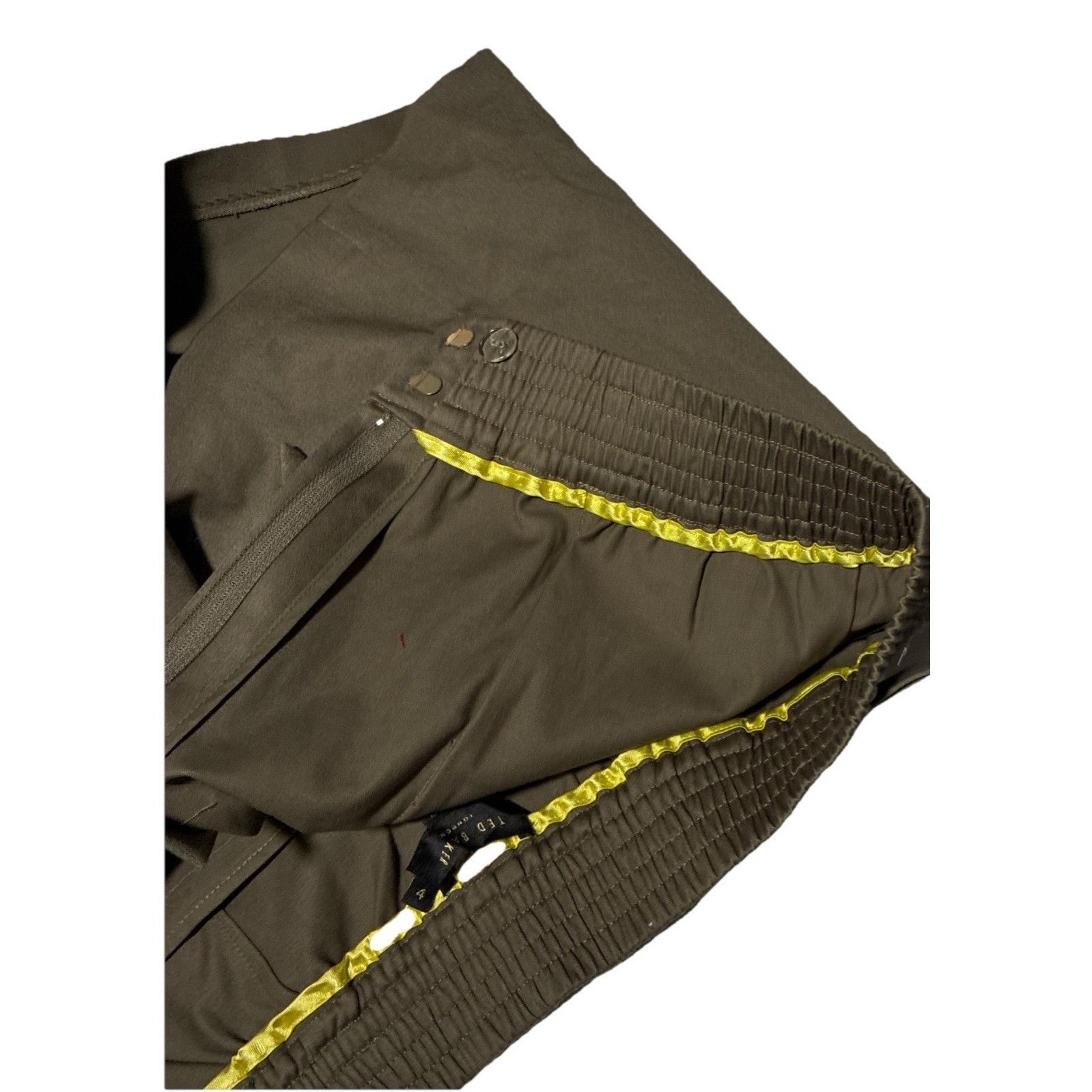 Ted Baker NWT Ted Baker RONNIIE Olive D-Ring Detail High-Waisted Short Size 27" / US 4 / IT 40 - 11 Thumbnail