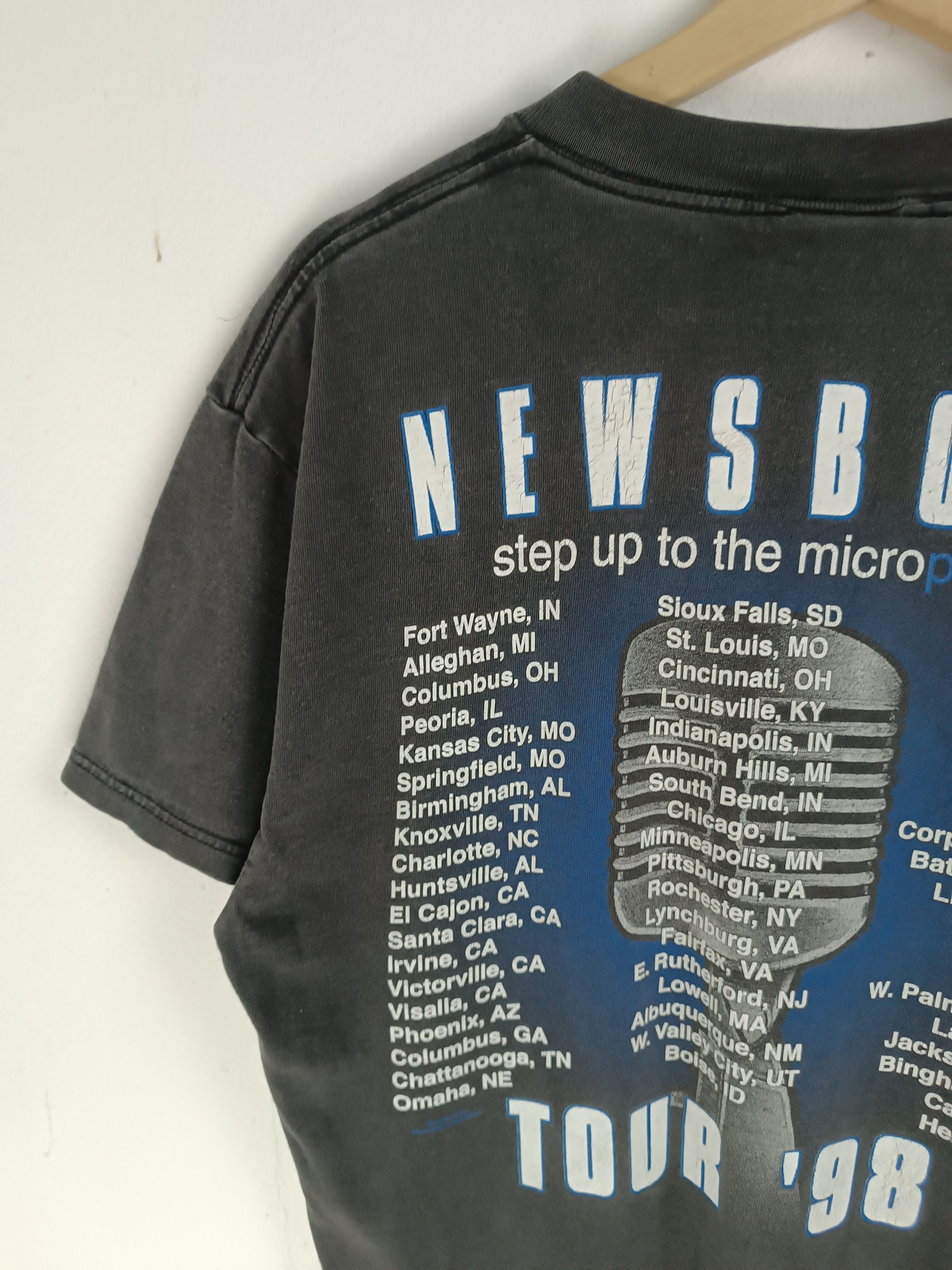 Band Tees VINTAGE 90'S FADED NEWSBOYS CHRISTIAN ROCK BAND Size US L / EU 52-54 / 3 - 19 Thumbnail