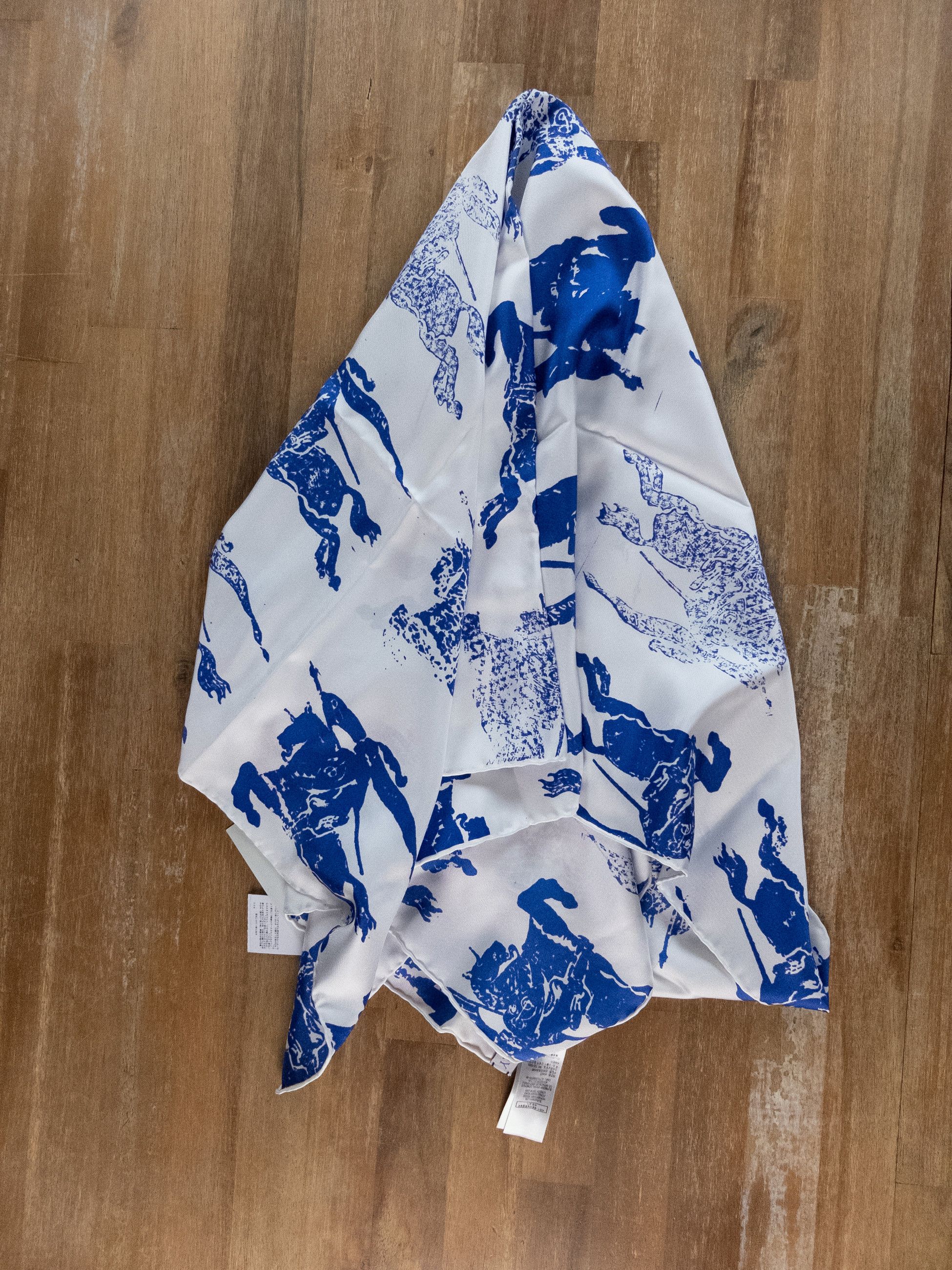 Burberry BURBERRY white blue EKD knight logo print square silk scarf Size ONE SIZE - 6 Thumbnail