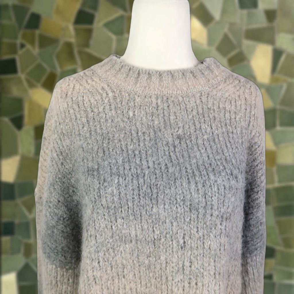 Banana Republic Banana Republica Light Heather Grey Spacedye Crewneck Alpaca Sweater M Women Long Sleeve Knit Pullover Casual Fall Winter Spring - Mens/Womens Size M / US 6-8 / IT 42-44 - 1 Thumbnail
