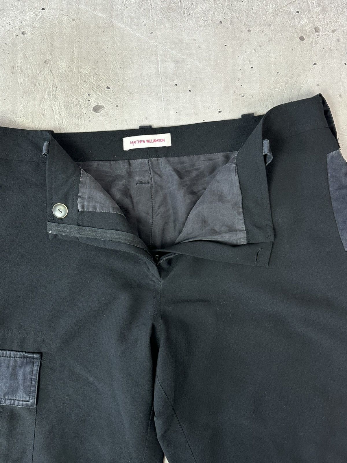 Matthew Williamson Matthew Williamson Black Cargo Silk Details Women’s Shorts Size 28" / US 6 / IT 42 - 4 Thumbnail