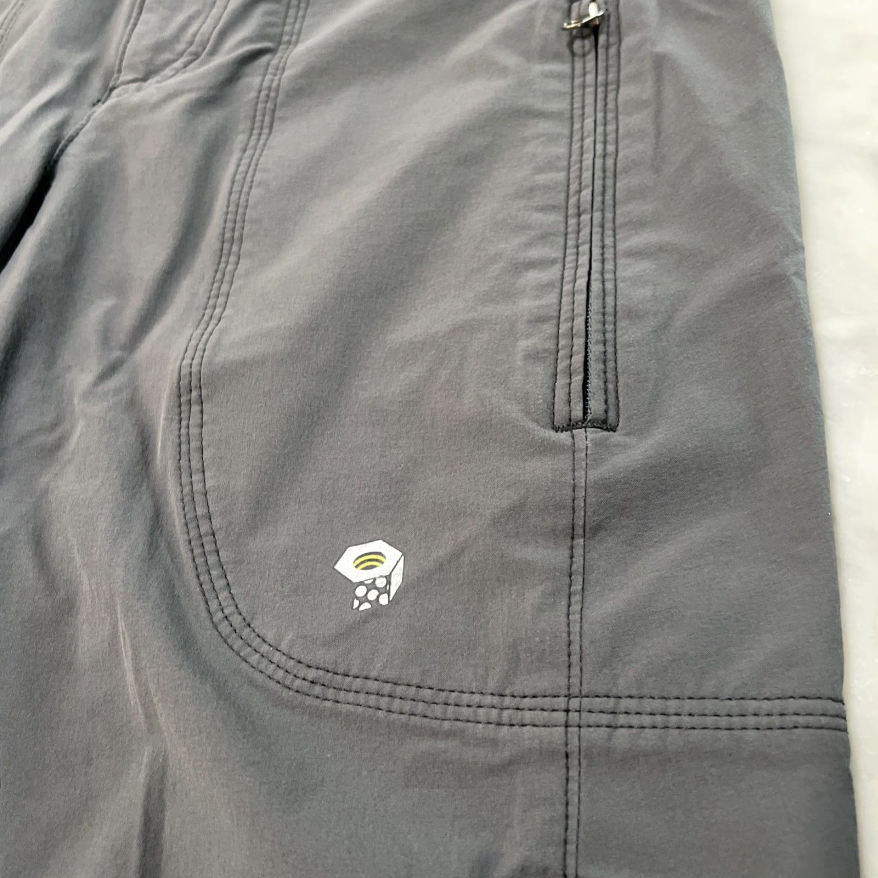 Mountain Hardwear Mountain Hardwear Pants Womens 8 Grey Outdoor Hiking Adventure Jogger Casual Travel Nature Sports Grey 28 in Inseam Womens Size 30" / US 8 / IT 44 - 5 Thumbnail