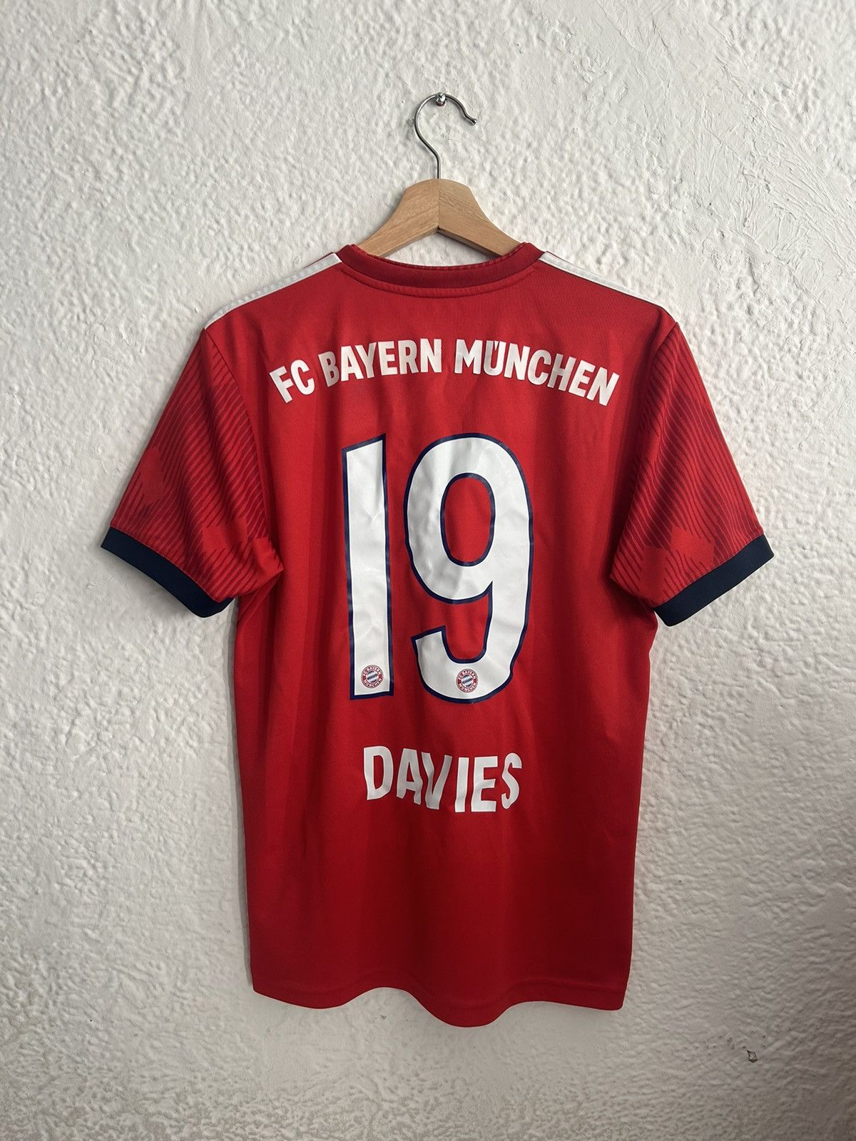 2018-19 Alphonso Davies Adidas Bayern Munich Home Kit