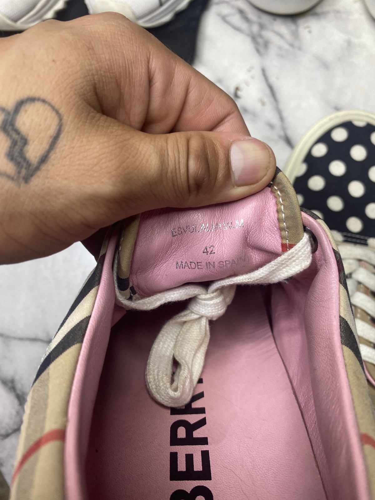 Burberry Burberry low top pattern sneaker Size US 9 / EU 42 - 3 Thumbnail