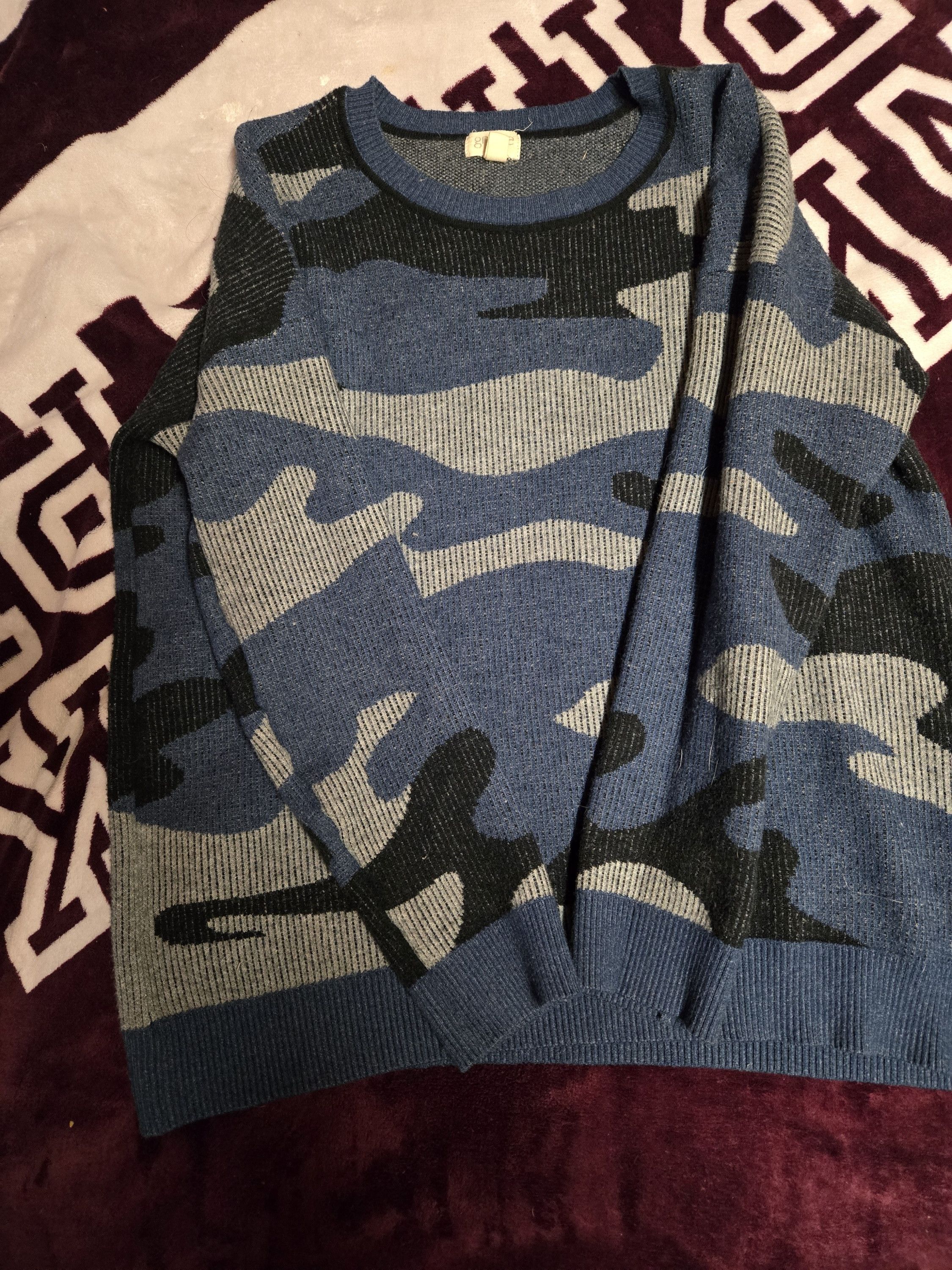 Banana Republic Blue knit sweater with a black and grey camo Size US L / EU 52-54 / 3 - 4 Thumbnail
