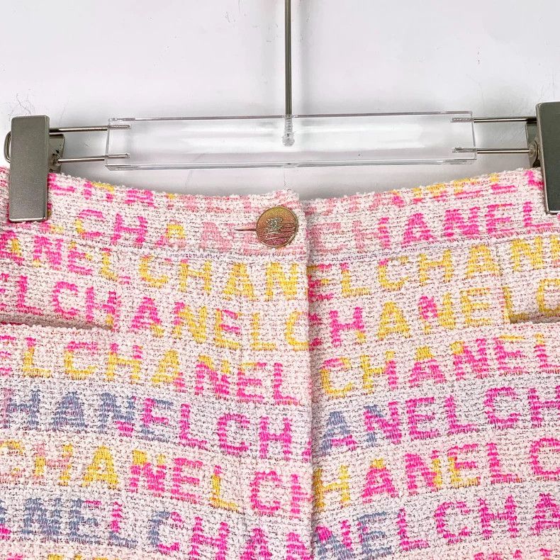 Chanel Chanel Pink logo jacquard full-print tweed casual shorts 25 Size 42" / US 20 - 4 Thumbnail