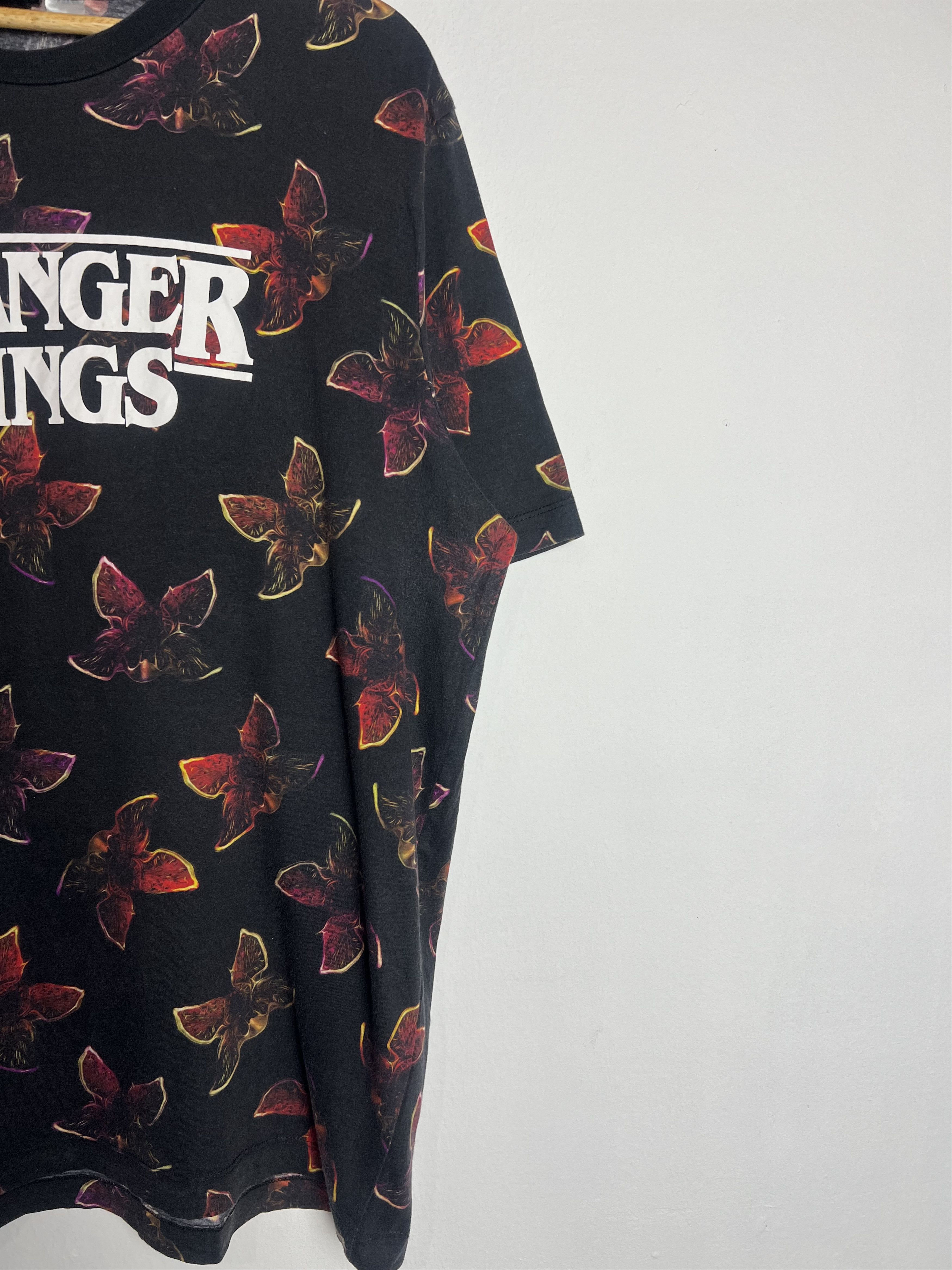 H&M H&M Stranger Things Tee Size US L / EU 52-54 / 3 - 6 Thumbnail
