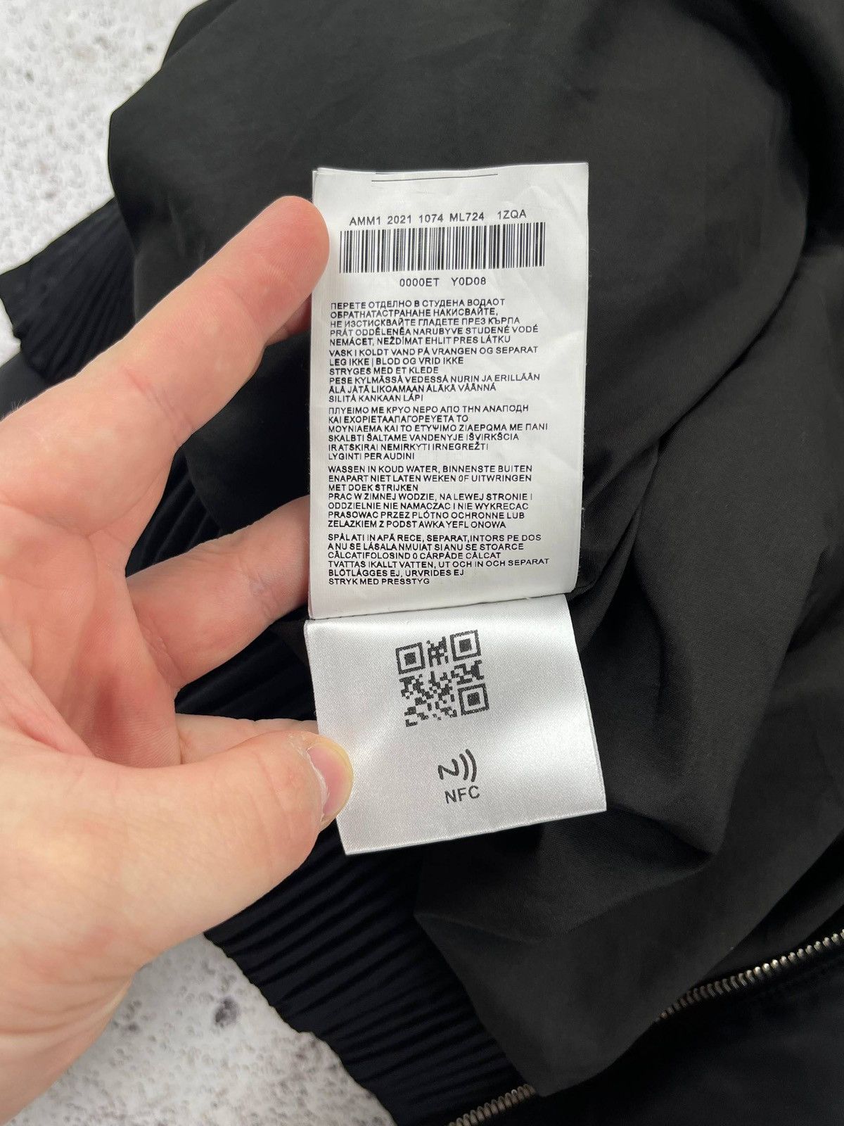 Miu Miu Miu Miu Women Black Cropped Down Puffer Jacket Bomber Zip Size XS / US 0-2 / IT 36-38 - 20 Thumbnail