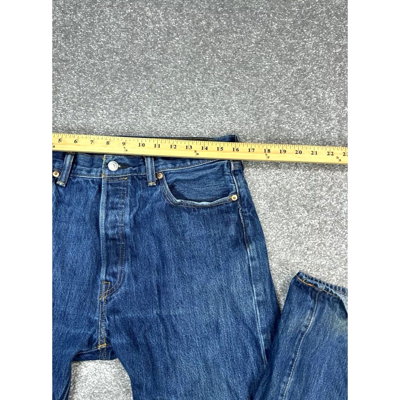 Levi's Levi's 501 Jeans Men 34 Blue Denim Cotton Mid Rise Medium Wash Straight Leg 32x33 Jeans Regular Mens Size US 34 / EU 50 - 4 Thumbnail