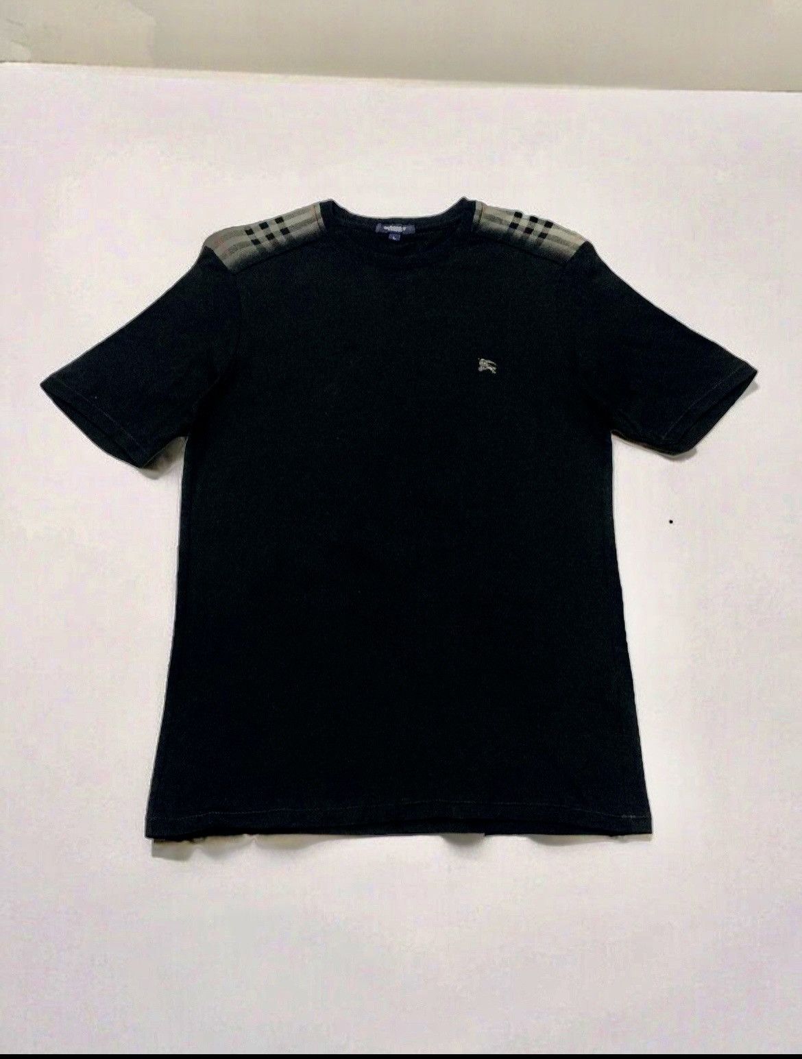 Burberry t shirt with shoulder patch clearance