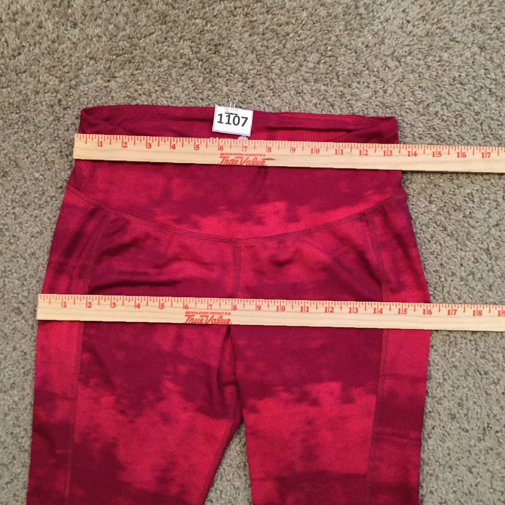 Old Navy Old Navy Leggings Shirt Women's Medium Red Knee Length Geometric Jegging Activewear M Red Polyester Blend 20 in Inseam Size 32" / US 10 / IT 46 - 2 Thumbnail