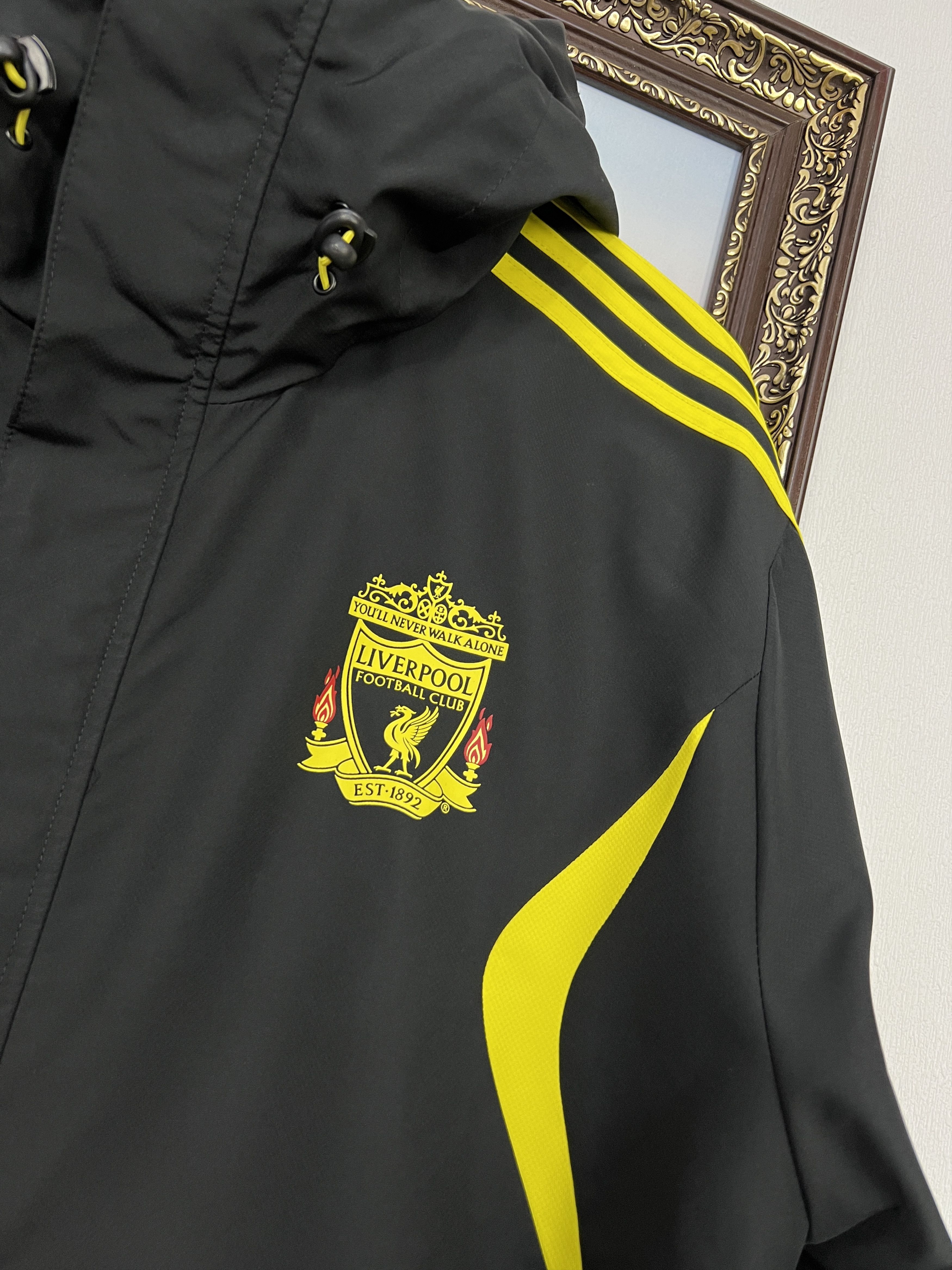 Adidas Vintage Adidas Liverpool Football Jacket Soccer Hooded Size US L / EU 52-54 / 3 - 3 Thumbnail