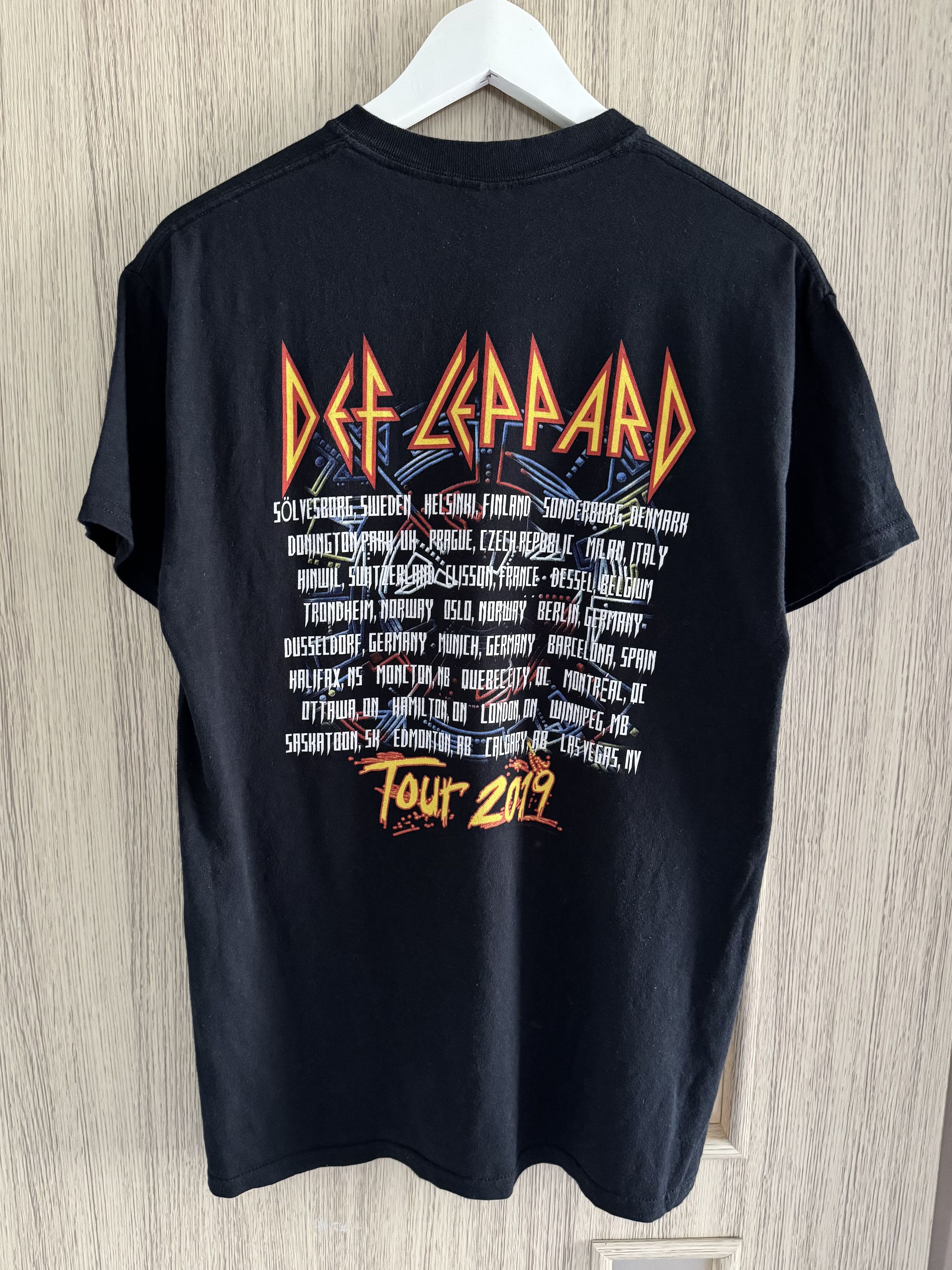 Band Tees Gildan Def Leppard Tour 2019 Band Tee Size M Size US M / EU 48-50 / 2 - 3 Thumbnail