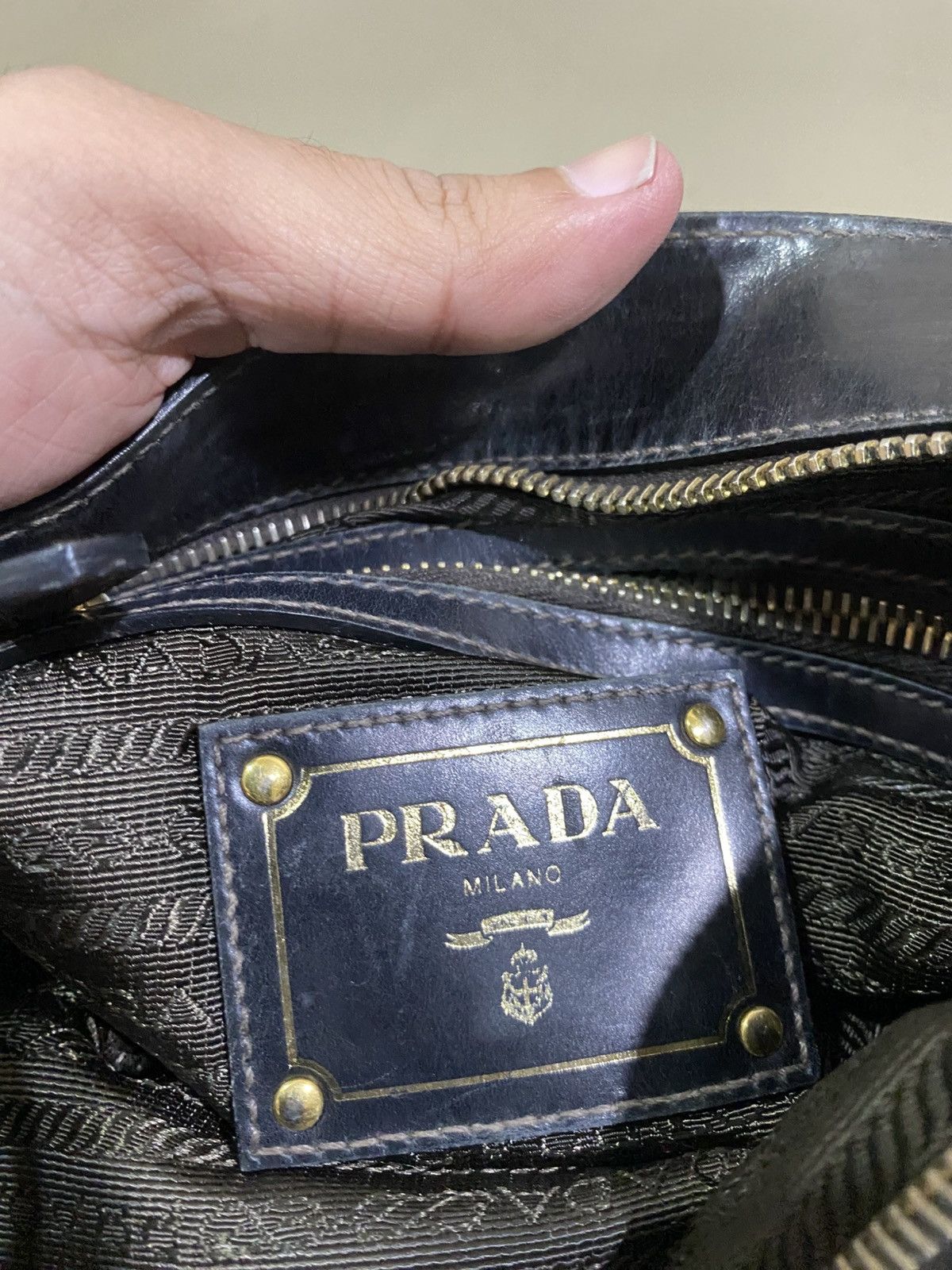 Prada Authentic Prada Milano Saffiano Crossbody Sling Bag Size ONE SIZE - 17 Thumbnail