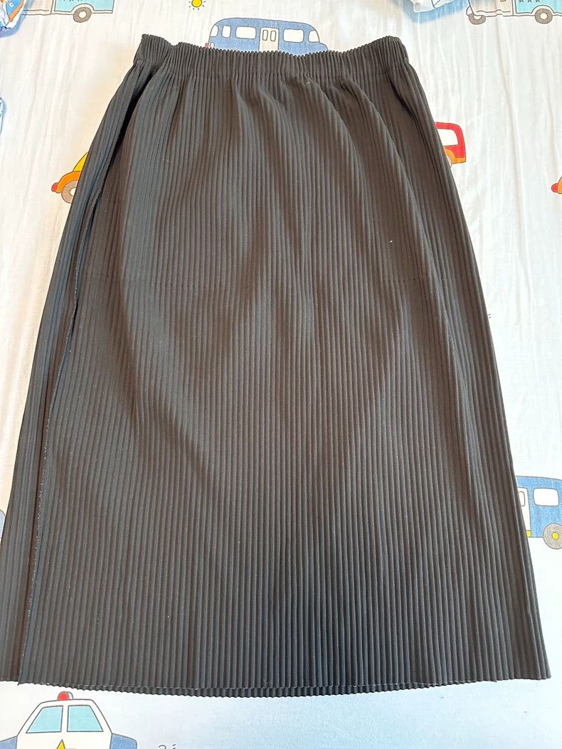 Issey Miyake issey miyake size:one size Black skirt 2506-Nextarrow Size 42" / US 20 - 1 Thumbnail