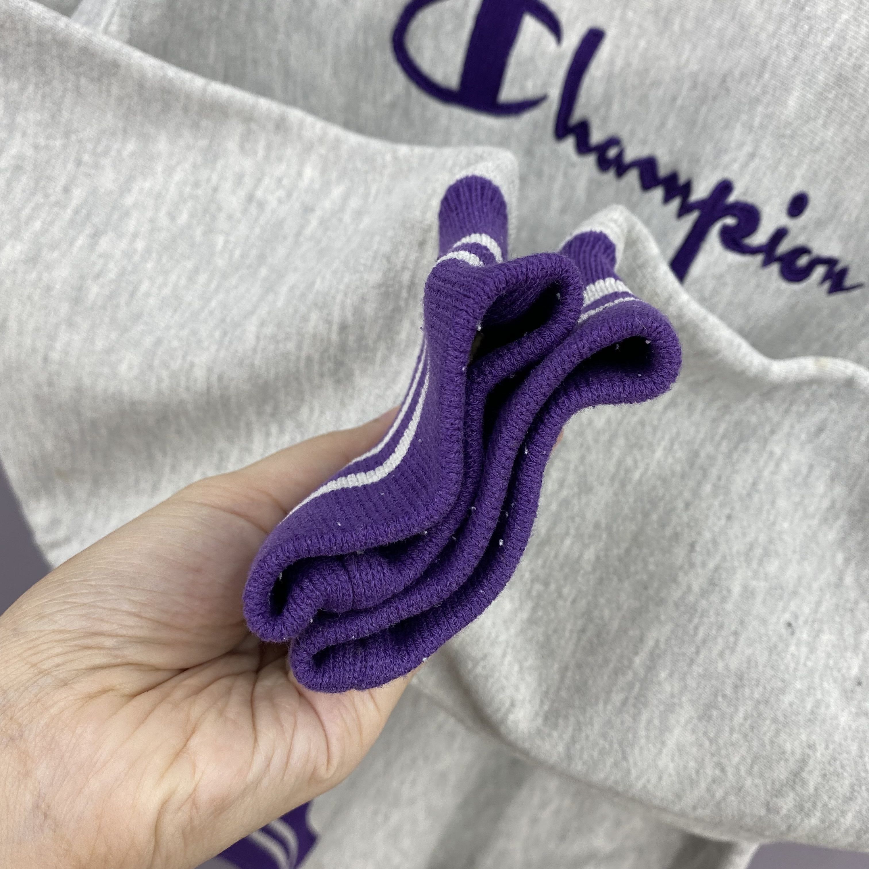 Champion Vintage 90s Champion Reverse Weave Sweater Spellout Pullover Size US L / EU 52-54 / 3 - 4 Thumbnail