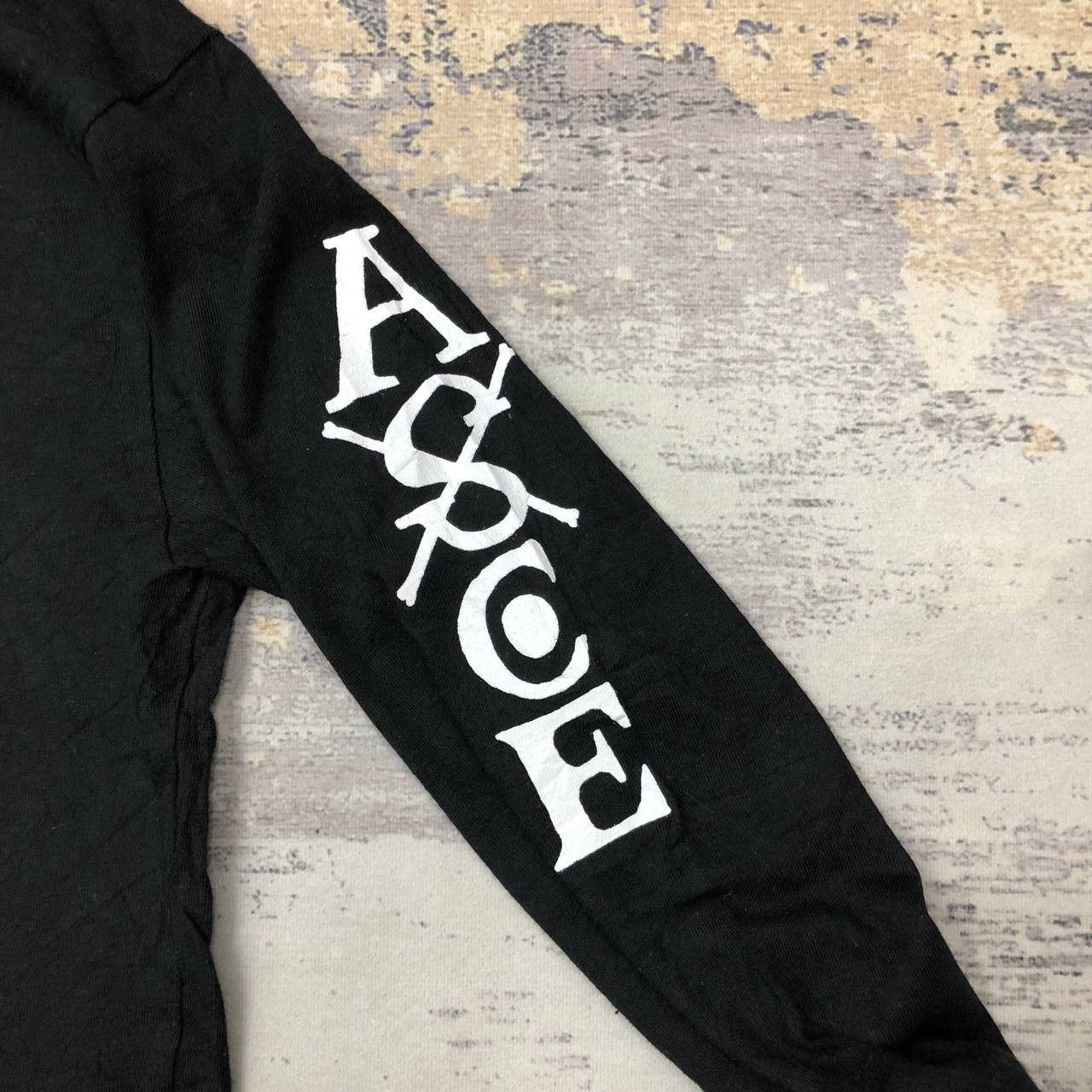 Anime × Japanese Brand × One Piece T88 ONE PIECE PORTGAS D.ACE WHITE BEARD LONG SLEEVE TEE Size US M / EU 48-50 / 2 - 5 Thumbnail