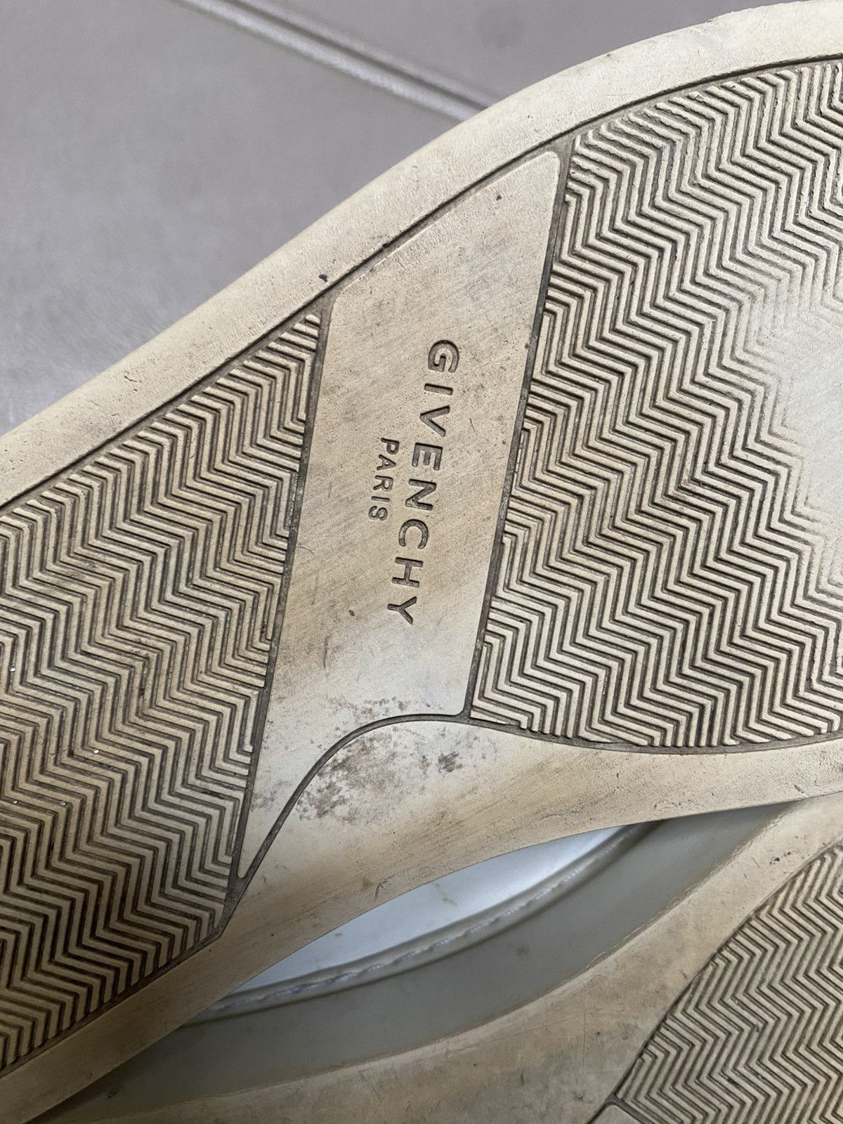 Givenchy Givenchy low top sneakers leather Size US 8.5 / EU 41-42 - 9 Thumbnail