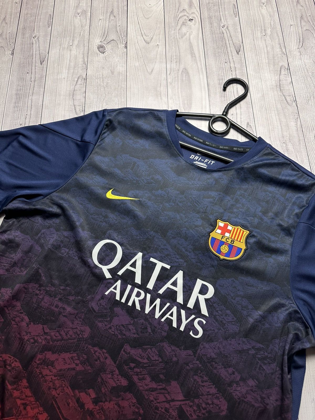 Nike × Vintage Vintage Nike Barcelona soccer jersey size XL rare logo Size US XL / EU 56 / 4 - 4 Thumbnail