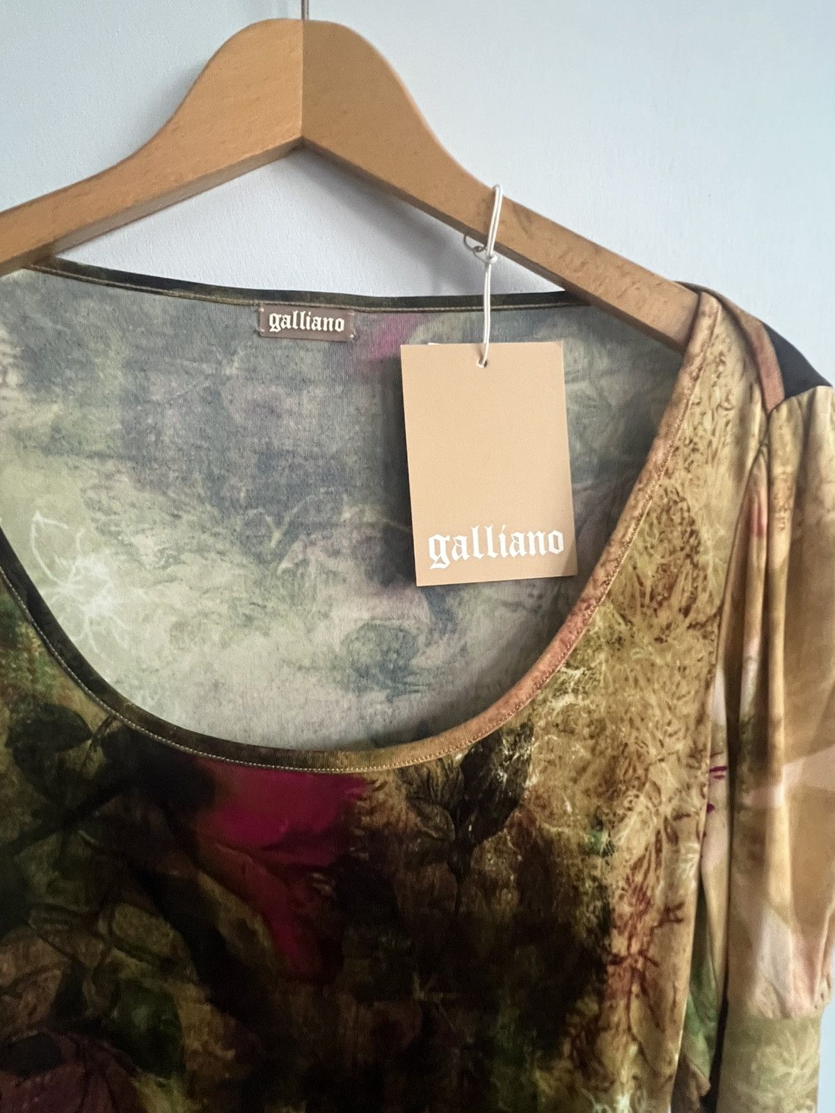 John Galliano Pristine JOHN GALLIANO "Serafino" Archival Print Top – Early Size M / US 6-8 / IT 42-44 - 7 Thumbnail