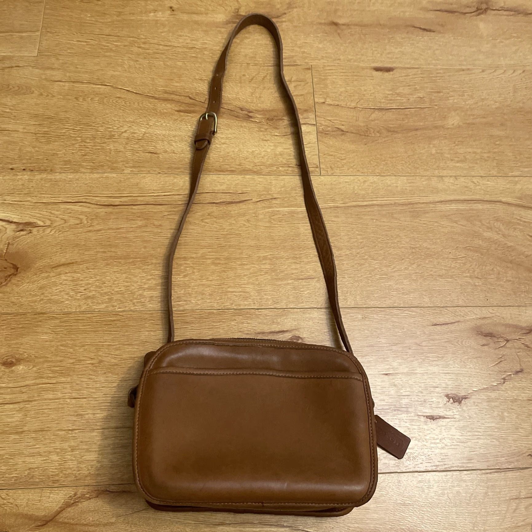 Coach VINTAGE COACH Lewiston Crossbody Bag British Tan 1990s Leather Small Womens Bags Boho Size ONE SIZE - 7 Thumbnail