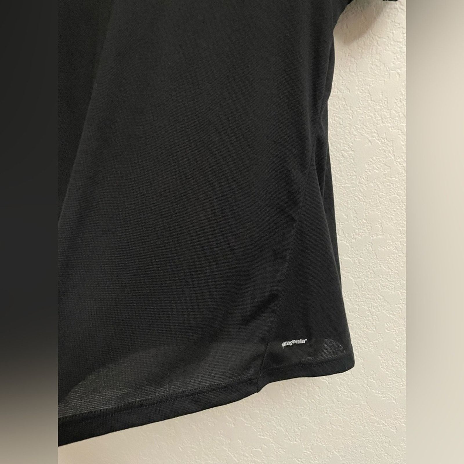 Patagonia Patagonia V-Neck Short Sleeve Tee in Black - Size Large Size L / US 10 / IT 46 - 6 Thumbnail