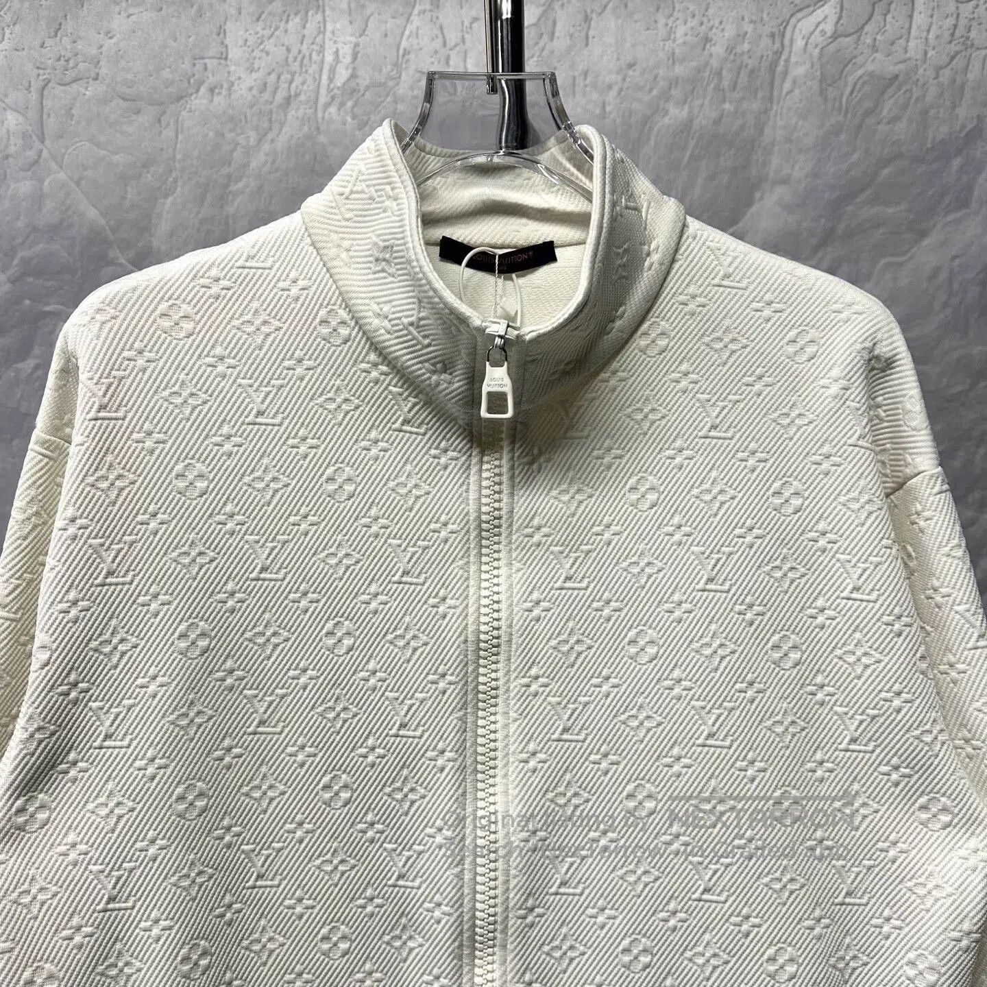 Louis Vuitton Louis Vuitton White Zip Up Jacket XL. Size US XL / EU 56 / 4 - 2 Thumbnail
