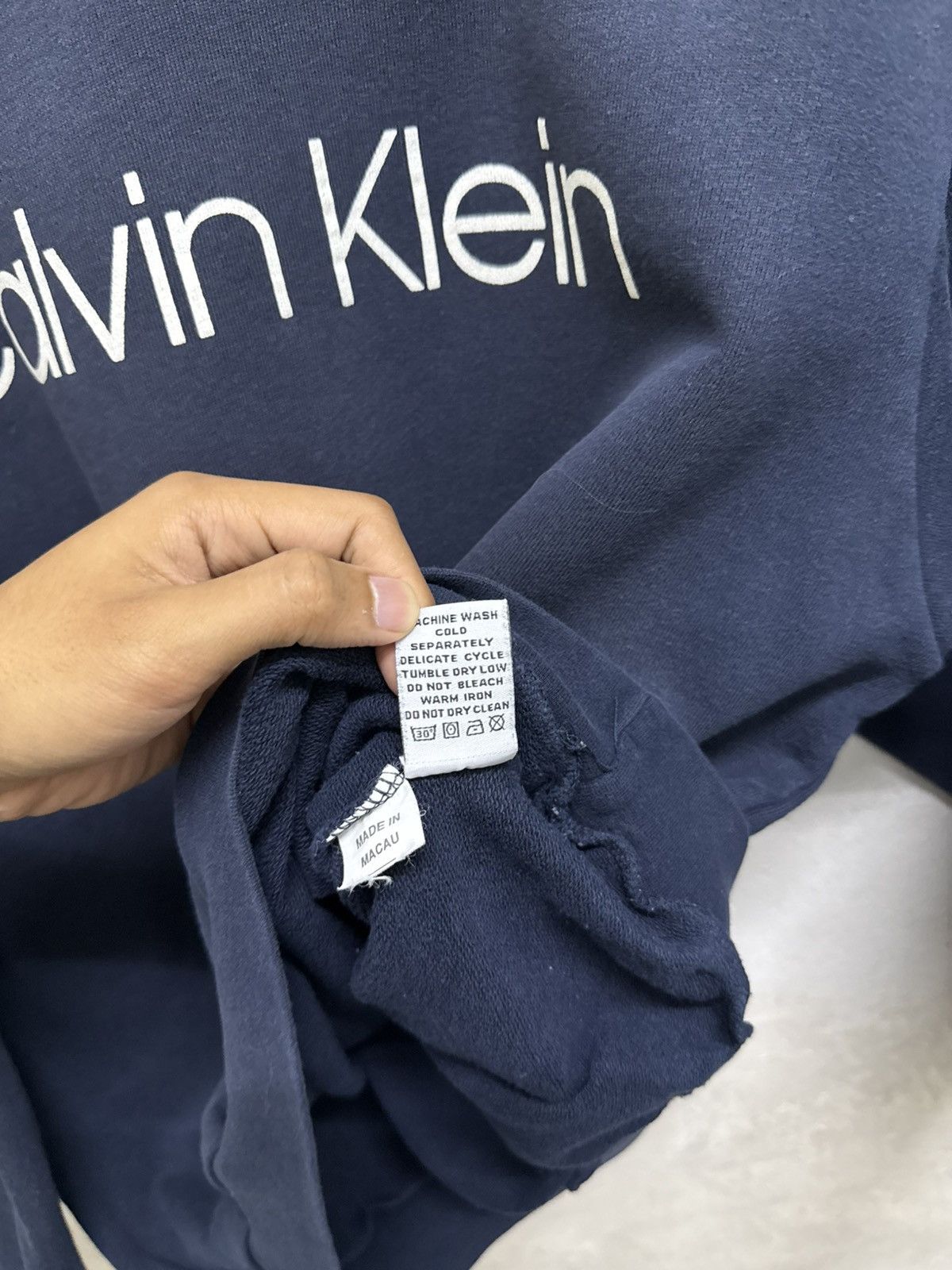 Calvin Klein Vintage Calvin Klein Spell Out Sweatshirt Size US M / EU 48-50 / 2 - 6 Thumbnail