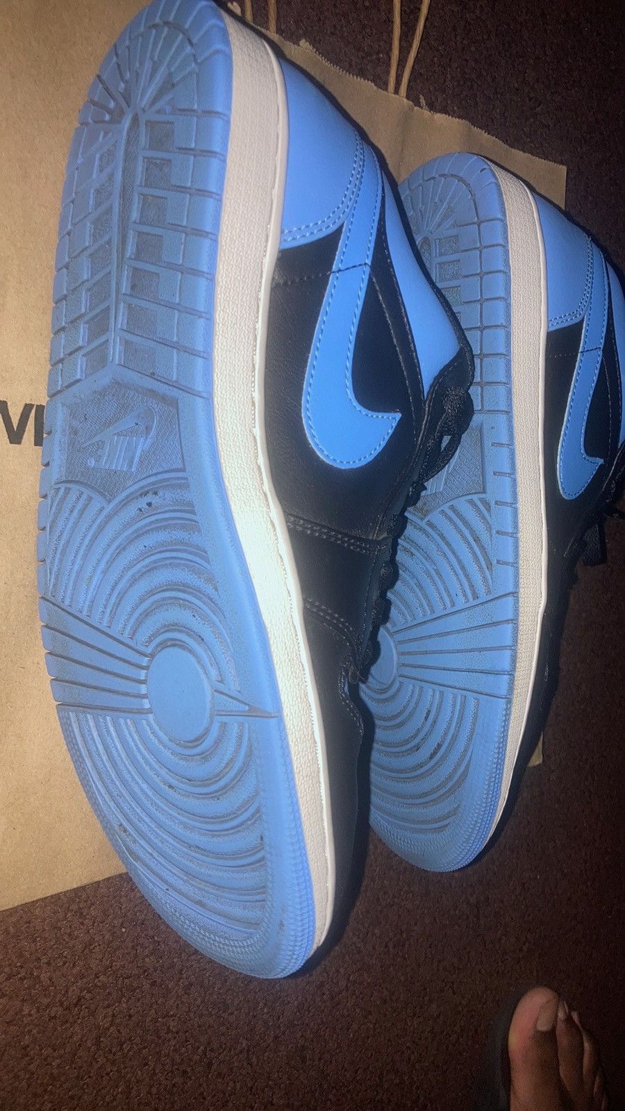 Jordan Brand Jordan 1 Retro Low OG - Mens Size US 10 / EU 43 - 2 Thumbnail