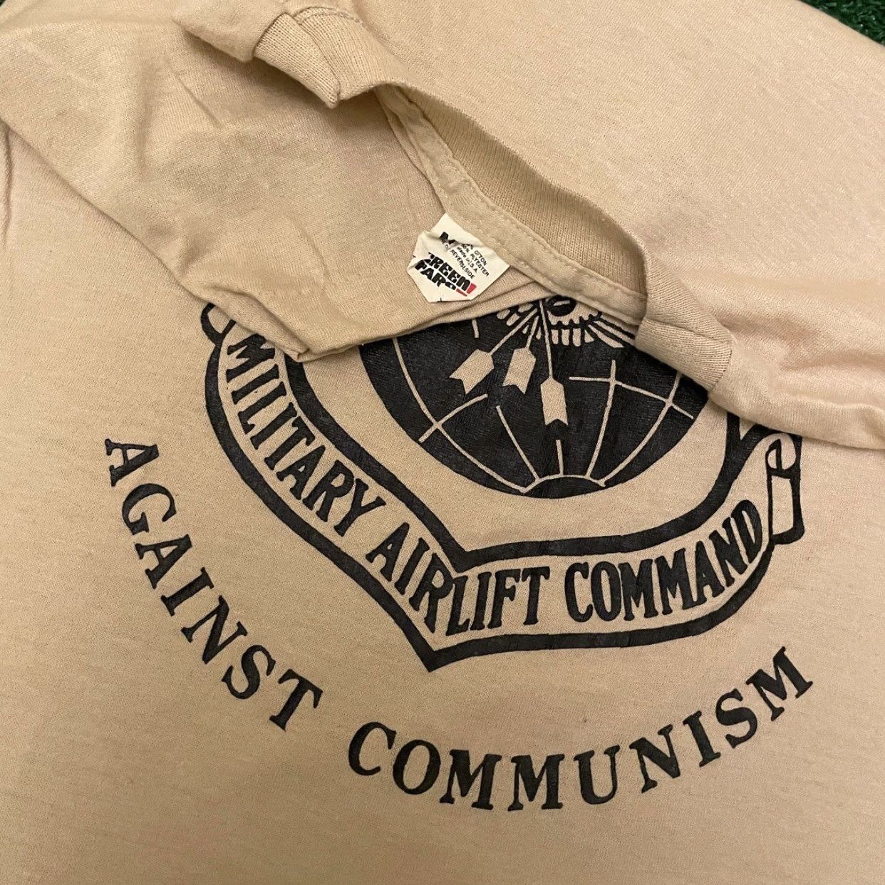 Vintage VINTAGE Fight Against Communism Militart Airlift Command Shirt Men M Beige 90s VTG 80s 90s T-Shirt Screen Stars M beige Mens Size US M / EU 48-50 / 2 - 2 Thumbnail