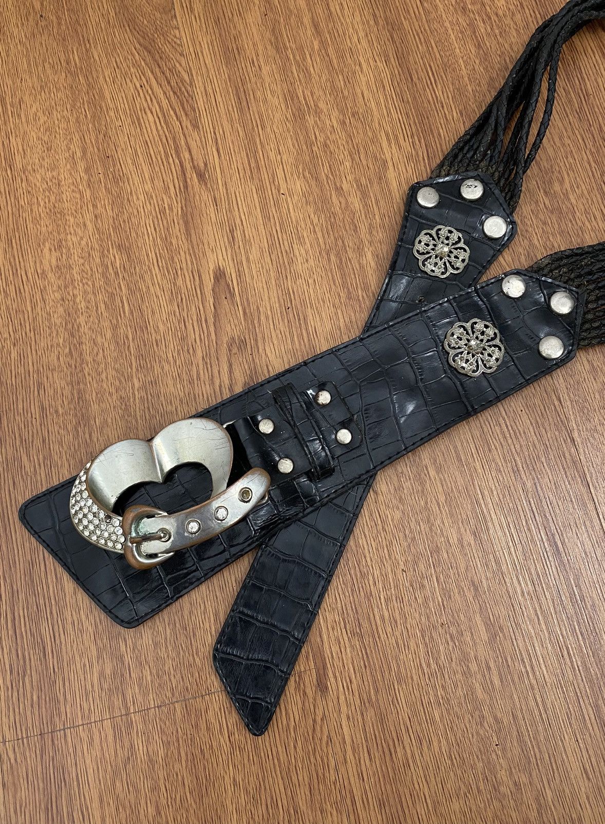 If Six Was Nine Silver Love crystal love Y2K belt Size ONE SIZE - 4 Thumbnail