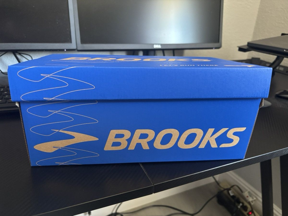 Brooks Adrenaline GTS 24 for sale Size US 10 / EU 43 - 8 Thumbnail
