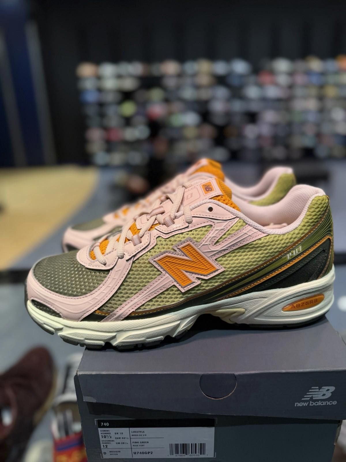 New Balance New Balance 740 Saignée Pink Green Sneakers U740GP2 (10.5) Size US 10.5 / EU 43-44 - 11 Thumbnail