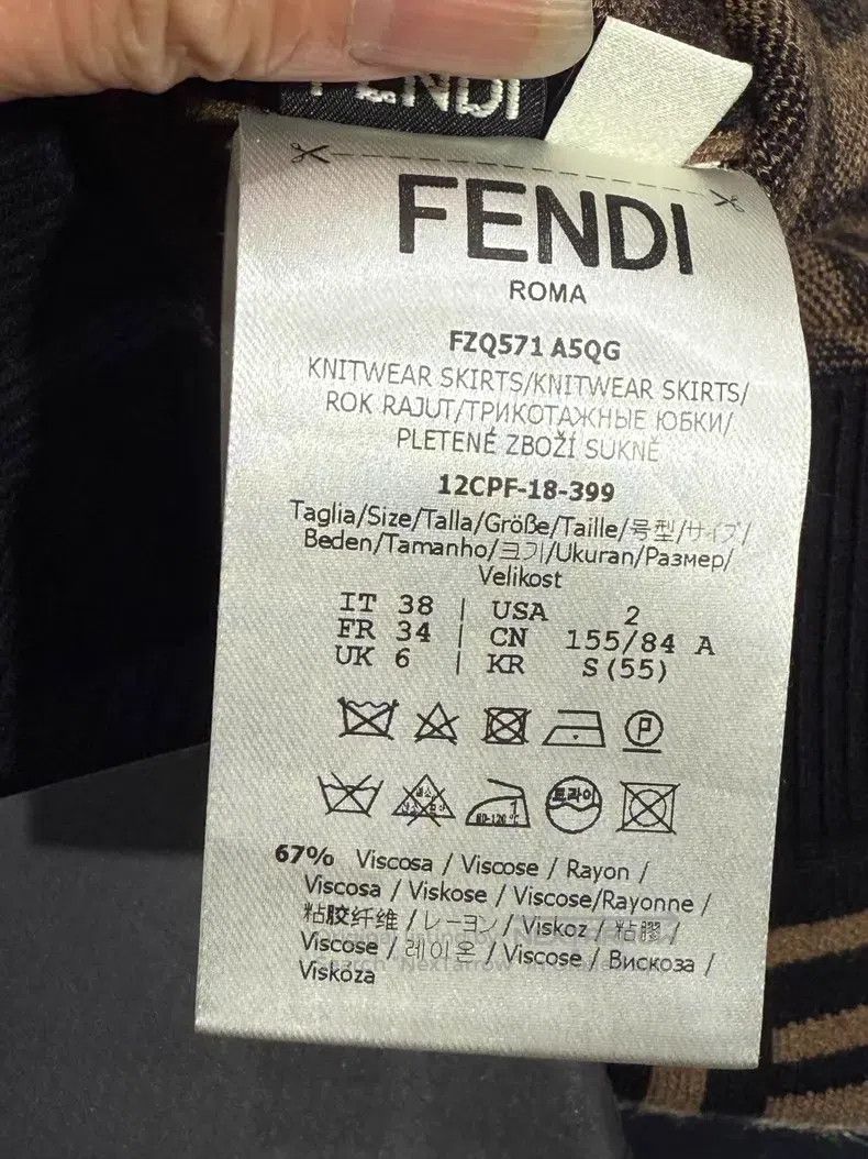 Fendi Fendi Black knitted sweater Size 25" / US 0 / IT 36 - 5 Thumbnail