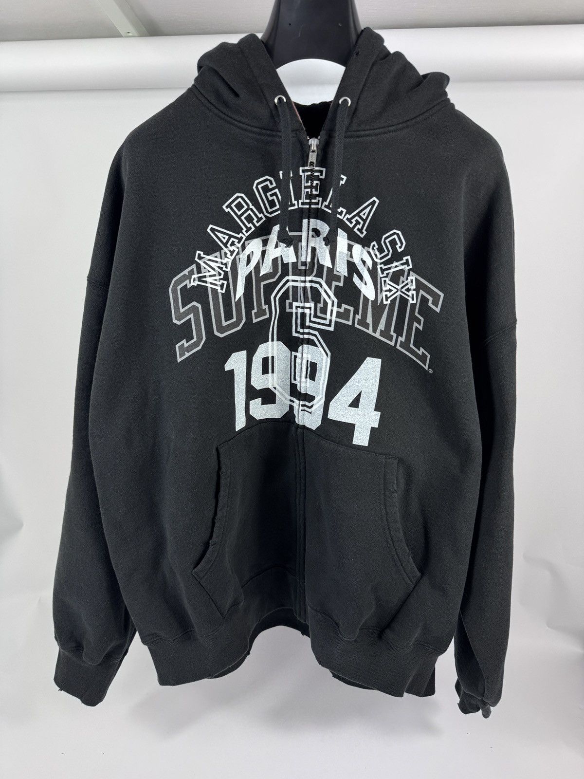Maison Margiela × Supreme LOGO PRINT HOODIE Size US L / EU 52-54 / 3 - 1 Thumbnail