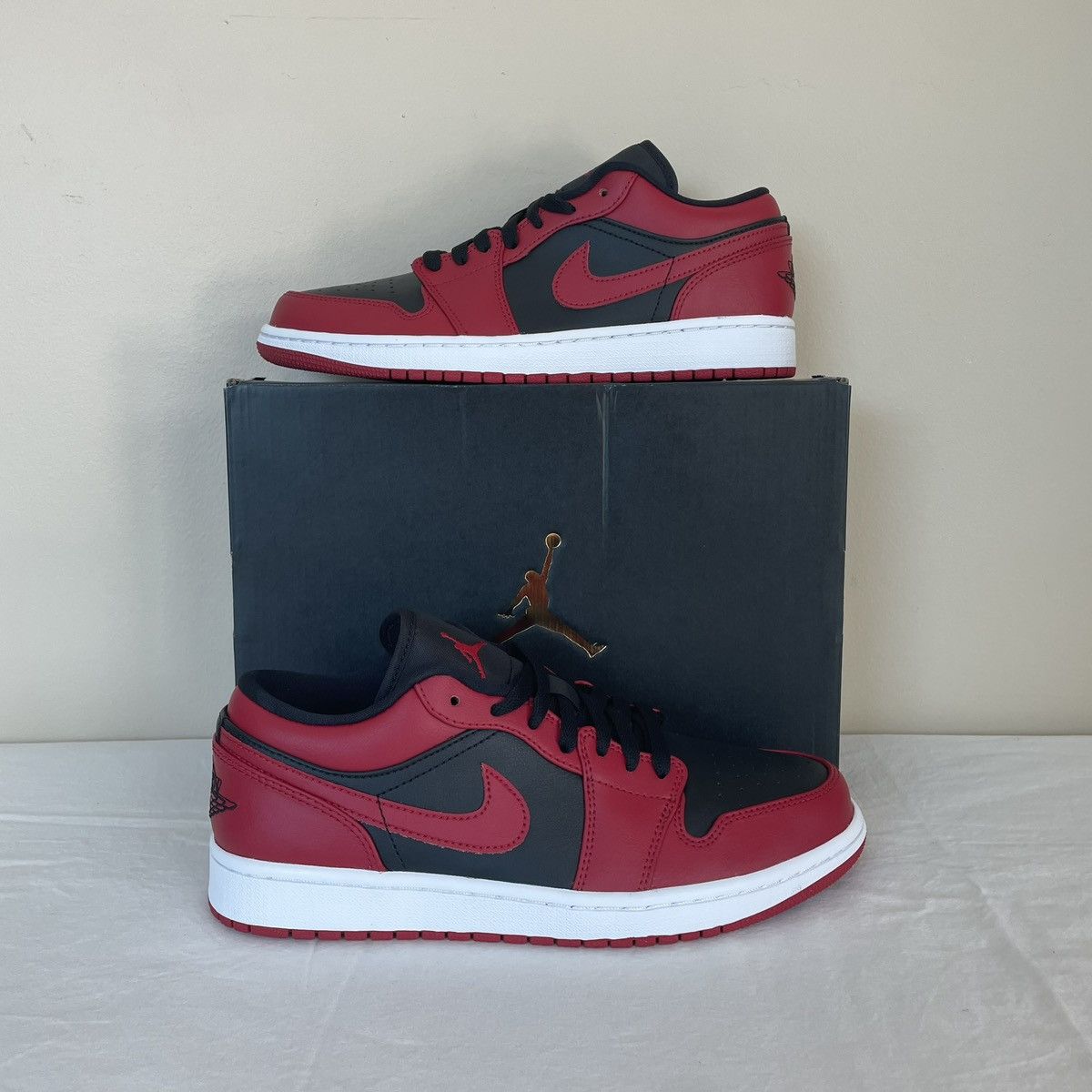 Jordan Brand × Nike Nike Air Jordan 1 Low Reverse Bred Mens Size 8.5 553558-606 Size US 8.5 / EU 41-42 - 1 Thumbnail