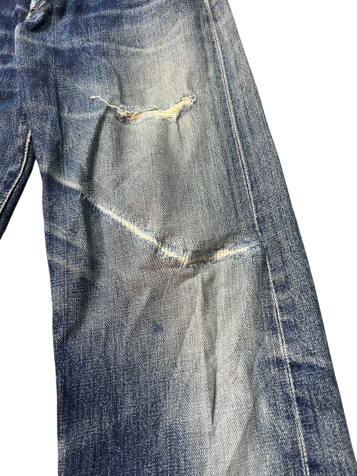 Levi's LEVI’S 702 BIG E BACKLE BACK SELVEDGE FADED DISTRESSED JEAN Size US 28 / EU 44 - 8 Thumbnail