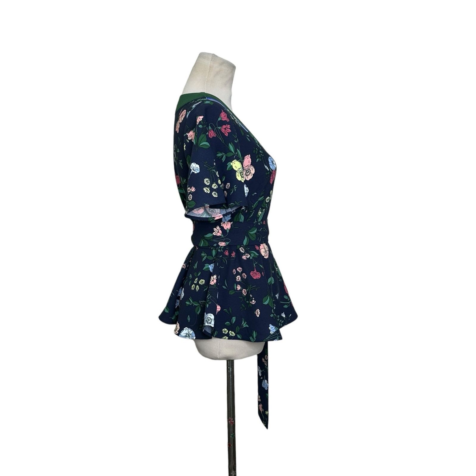Ann Taylor Ann Taylor floral short sleeves wrap blouse size XXSP Size XXS / US 00 / IT 34 - 9 Thumbnail